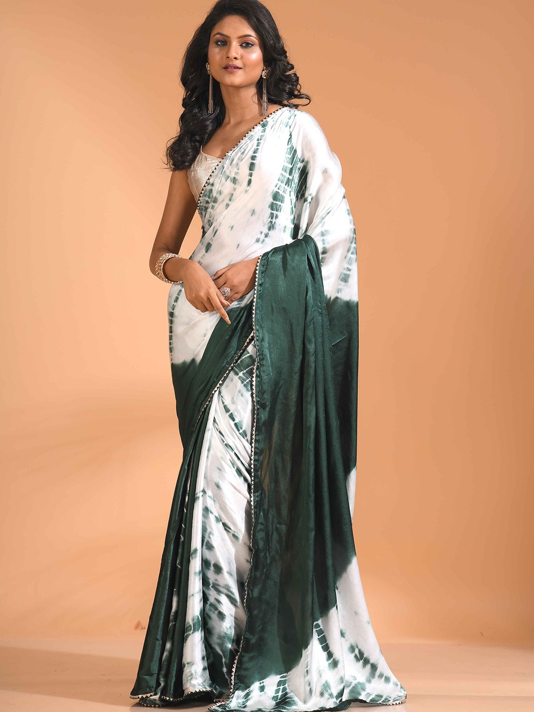 

Morchari Tie and Dye Pure Chiffon Saree, White