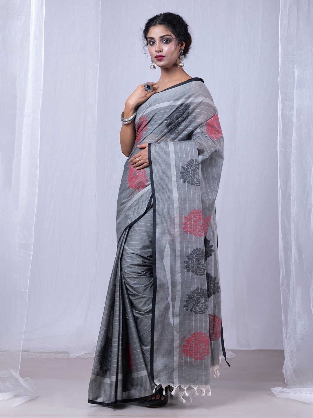 

Unnati Silks Ethnic Motifs Pure Cotton Handloom Chettinad Saree, Grey