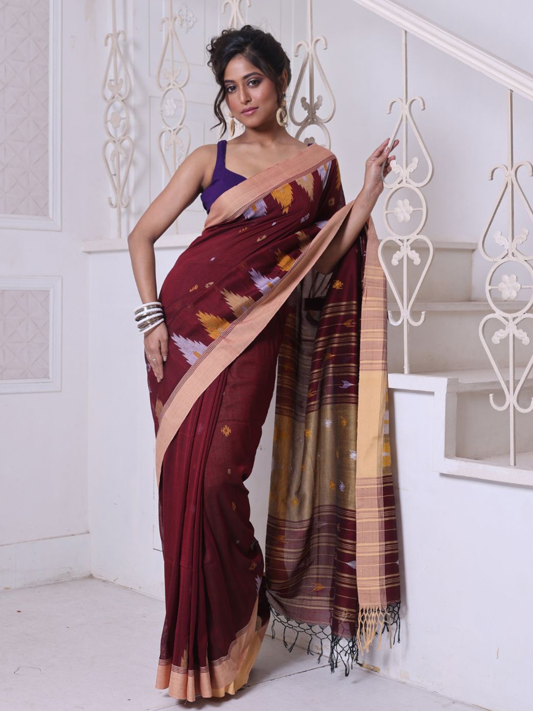 

Charukriti Ethnic Motifs Pure Cotton Saree, Brown