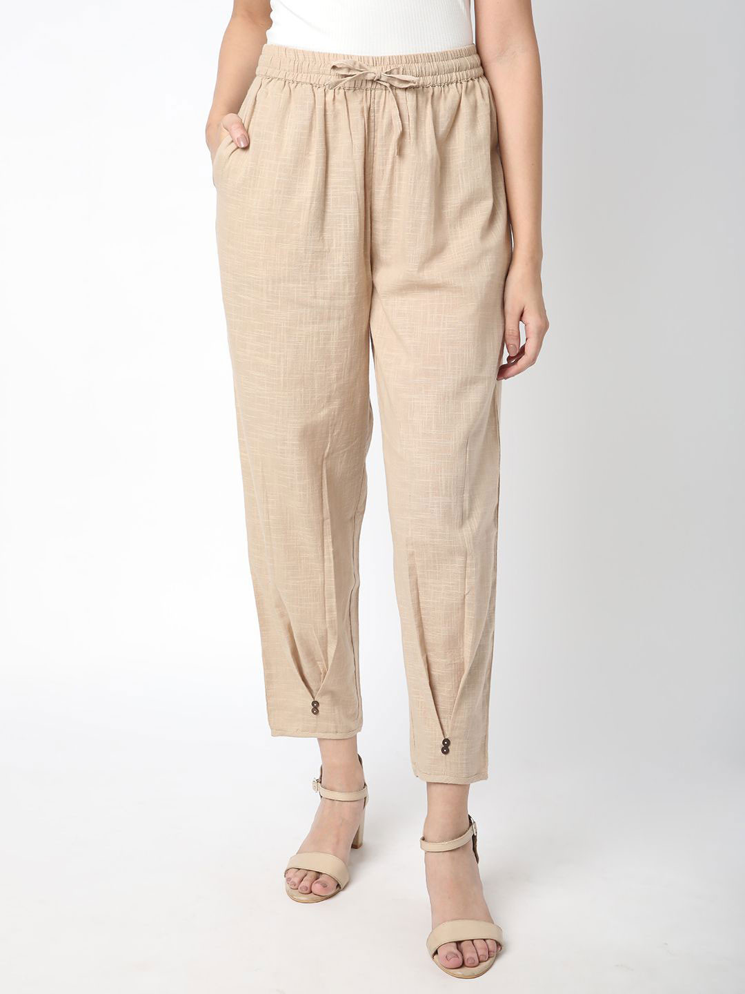 

R&B Women Mid Rise Cropped Regular Trousers, Beige