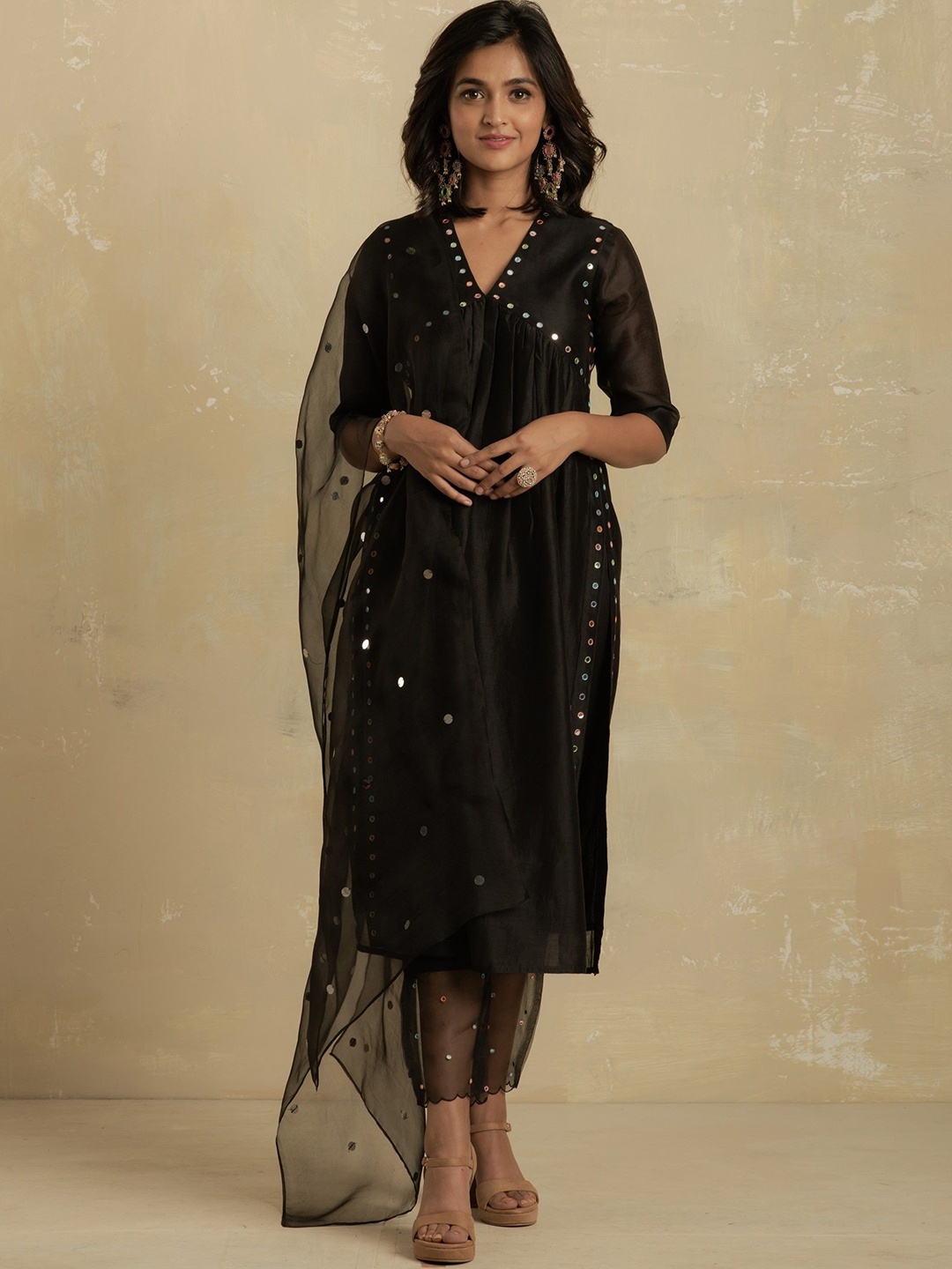 

charkhee Women Chanderi Cotton Kurta with Pyjamas With Dupatta, Black