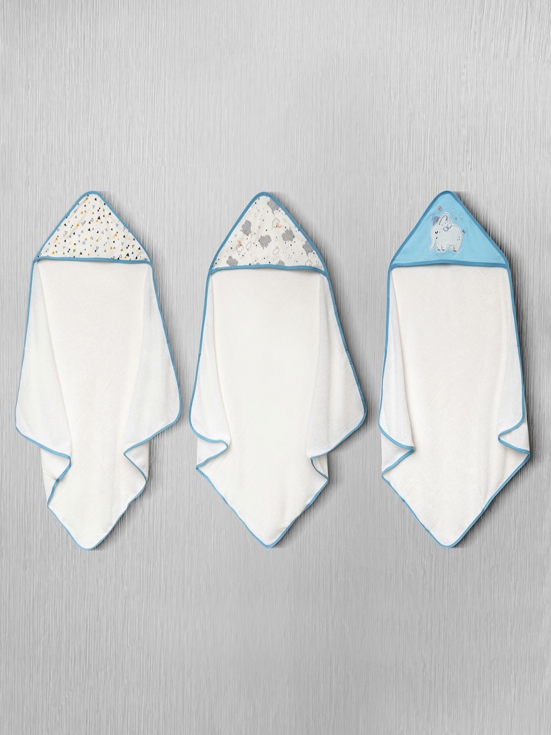 

Baby Moo Blue & White 3 Pieces Printed Cotton 210 GSM Bath Towels