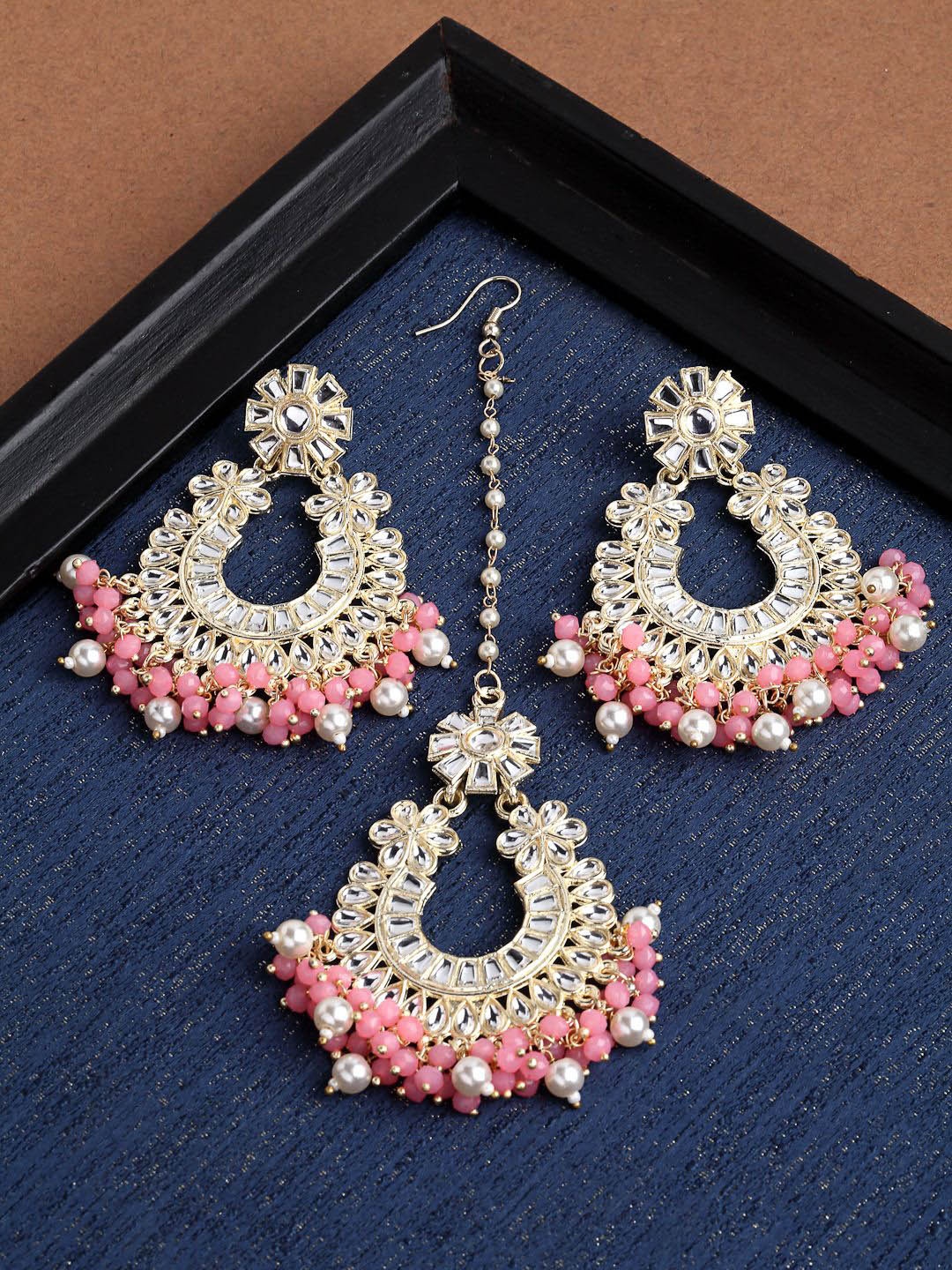 

Anouk Pink Gold Plated Kundan Studded & Beaded Jewellery Set