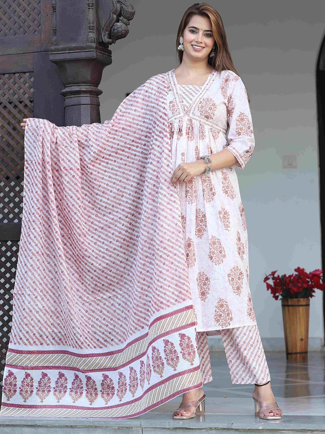 

SINGNI Women Regular Kurta with Palazzos & With Dupatta, White