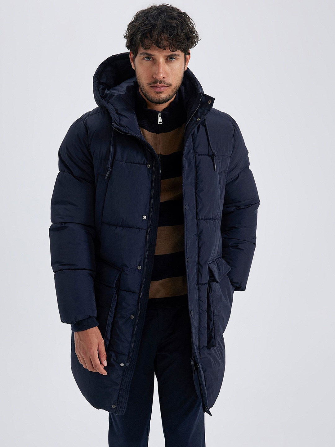 

DeFacto Men Longline Hooded Padded Jacket, Navy blue