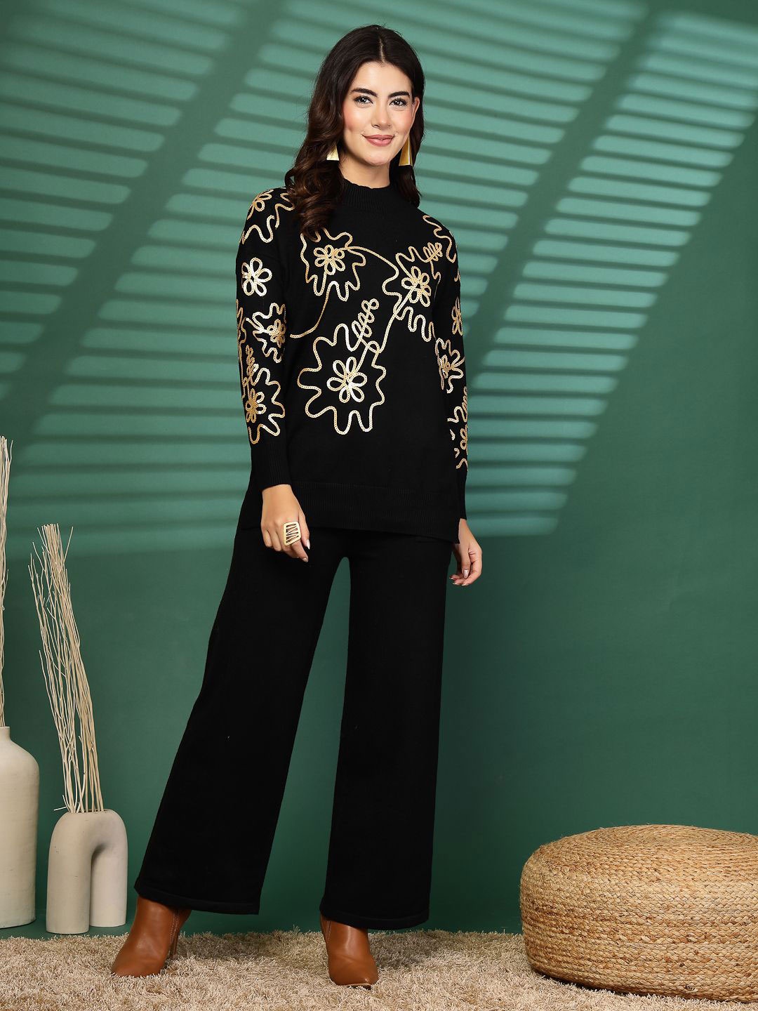 

Mafadeny Floral Embellished Top With Trouser, Black