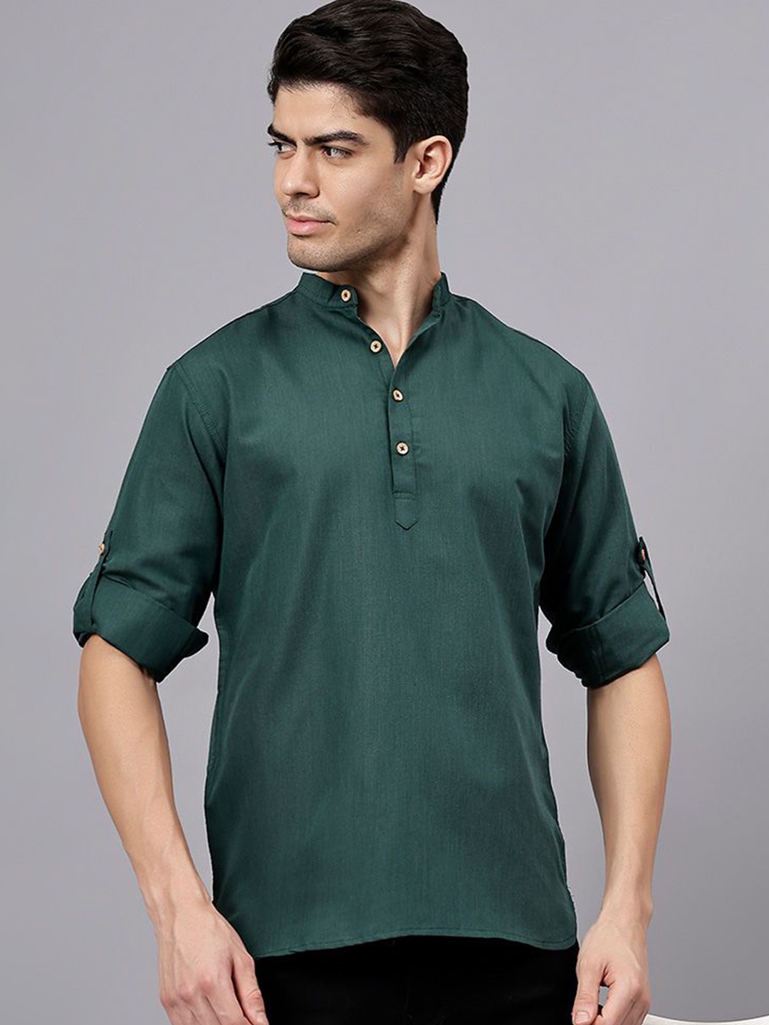 

TrendiVastra Mandarin Collar Roll-Up Sleeves Slim Fit Short Kurta, Green