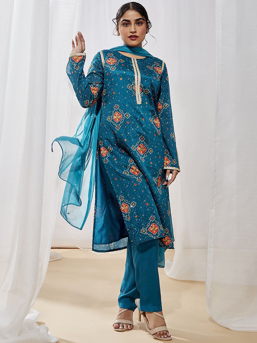 

VASTRAMAY Floral Bandhani Printed Sequinned Chinon Straight Kurta with Trouser & Dupatta, Turquoise blue