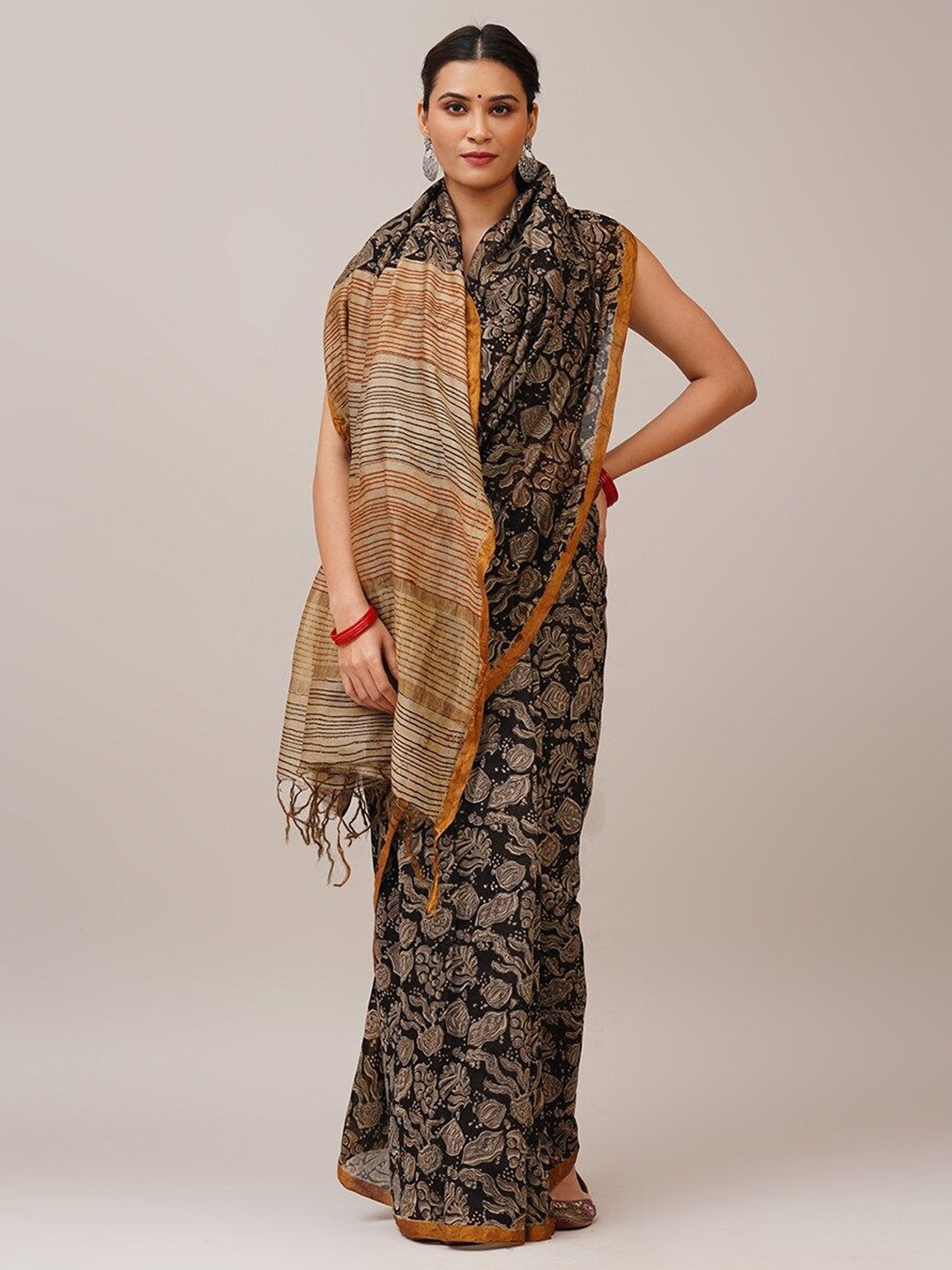 

JAYPORE Ethnic Motifs Printed Saree, Black