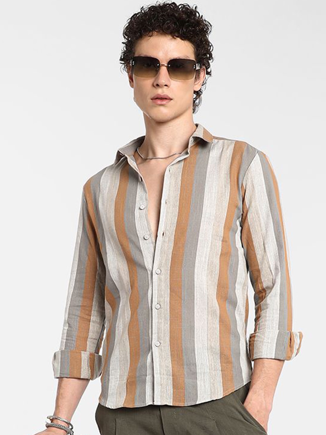 

Campus Sutra Men Comfort Spread Collar Vertical Striped Cotton Casual Shirt, Brown