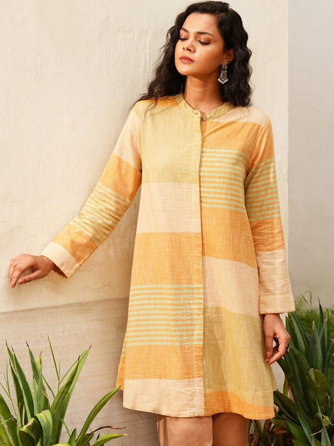 

JAYPORE Women Striped Mandarin Collar Tunic, Yellow