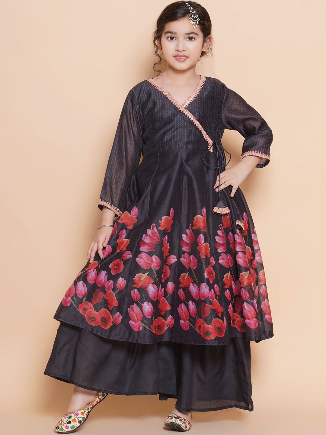 

Bitiya by Bhama Floral Printed V-Neck Anarkali Kurta with Sharara, Black