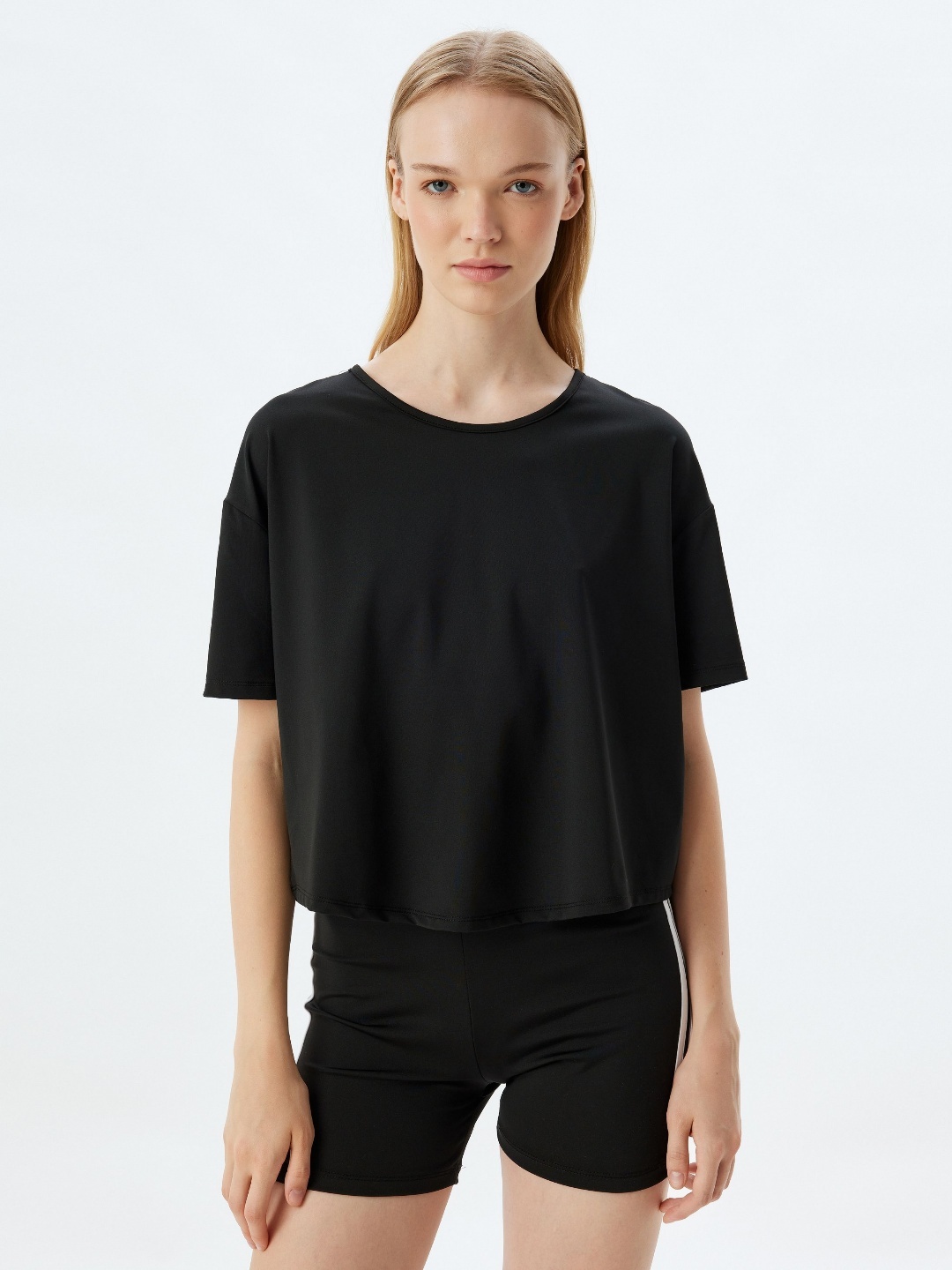 

Koton Women Solid Round Neck Oversized T-shirt, Black