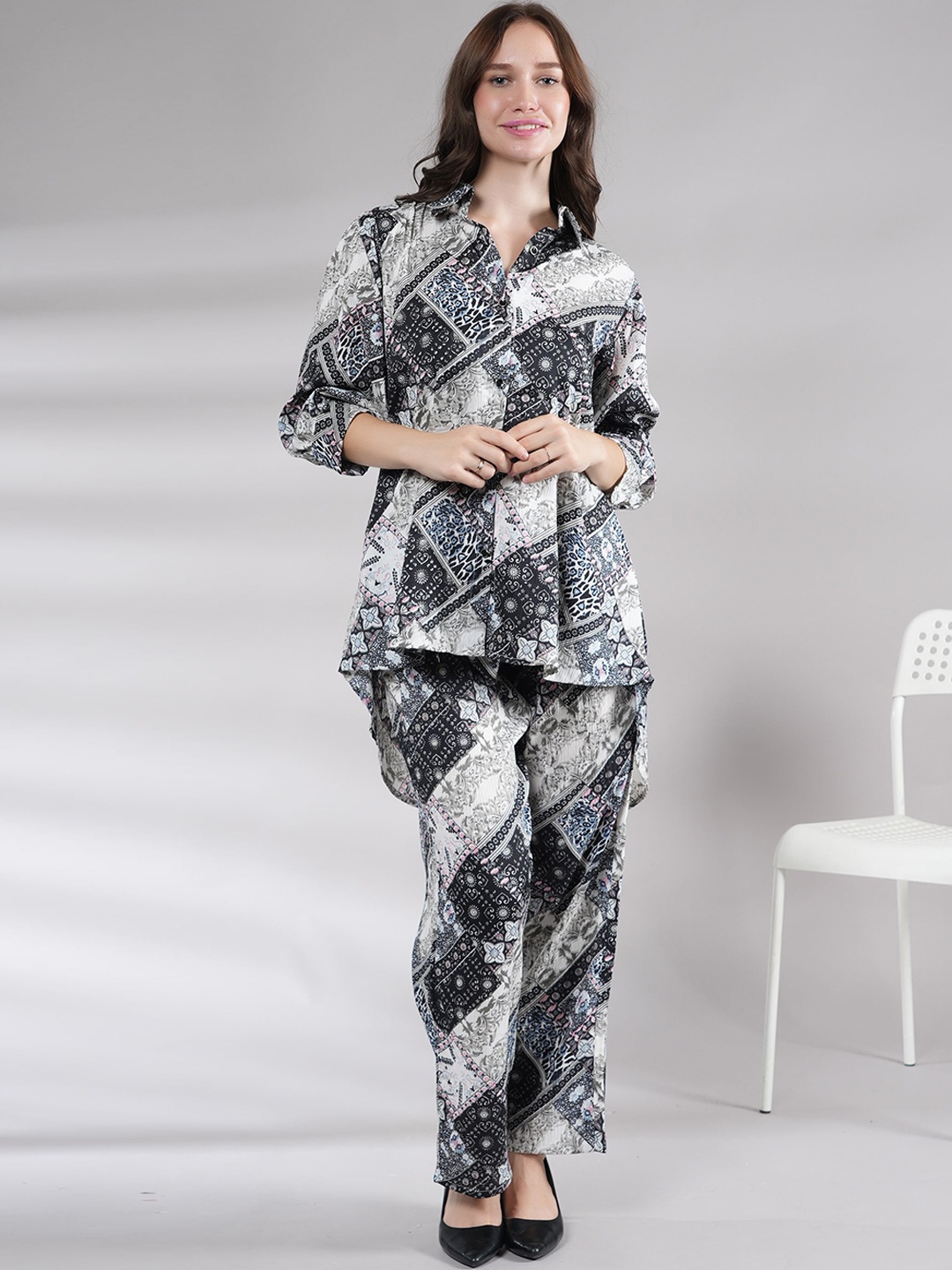 

BAESD Floral Printed Shirt With Trousers, Black