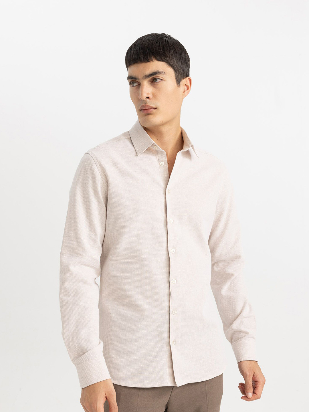 

DeFacto Men Spread Collar Solid Cotton Relaxed Fit Casual Shirt, Beige