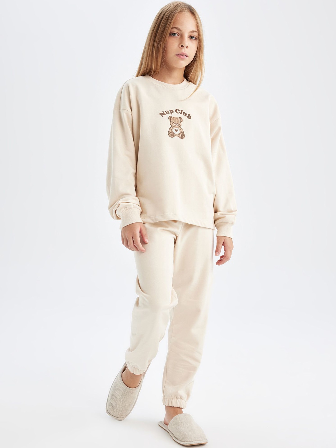 

DeFacto Girls Printed Pure Cotton Night Suits, Cream