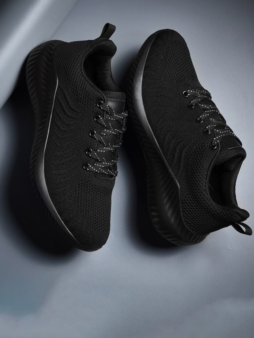

SKAN LIFESTYLE Men Woven Design Sneakers, Black