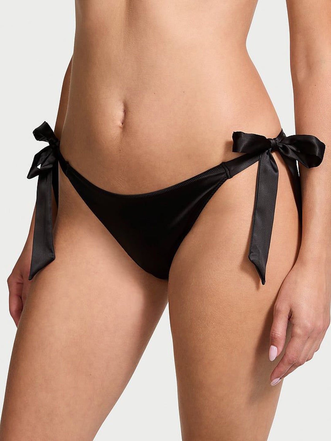

Victoria's Secret Women Low-Rise Basic Panty Briefs 112270576AZM, Black