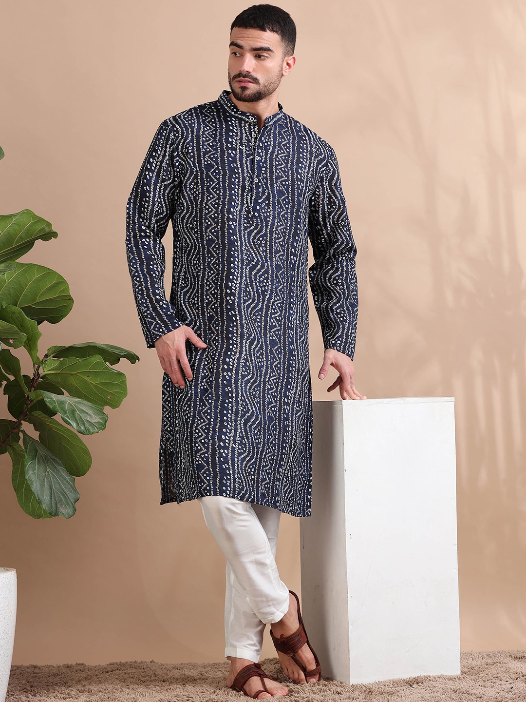 

FILORI Men Bandhani Print Regular Long Kurta, Navy blue