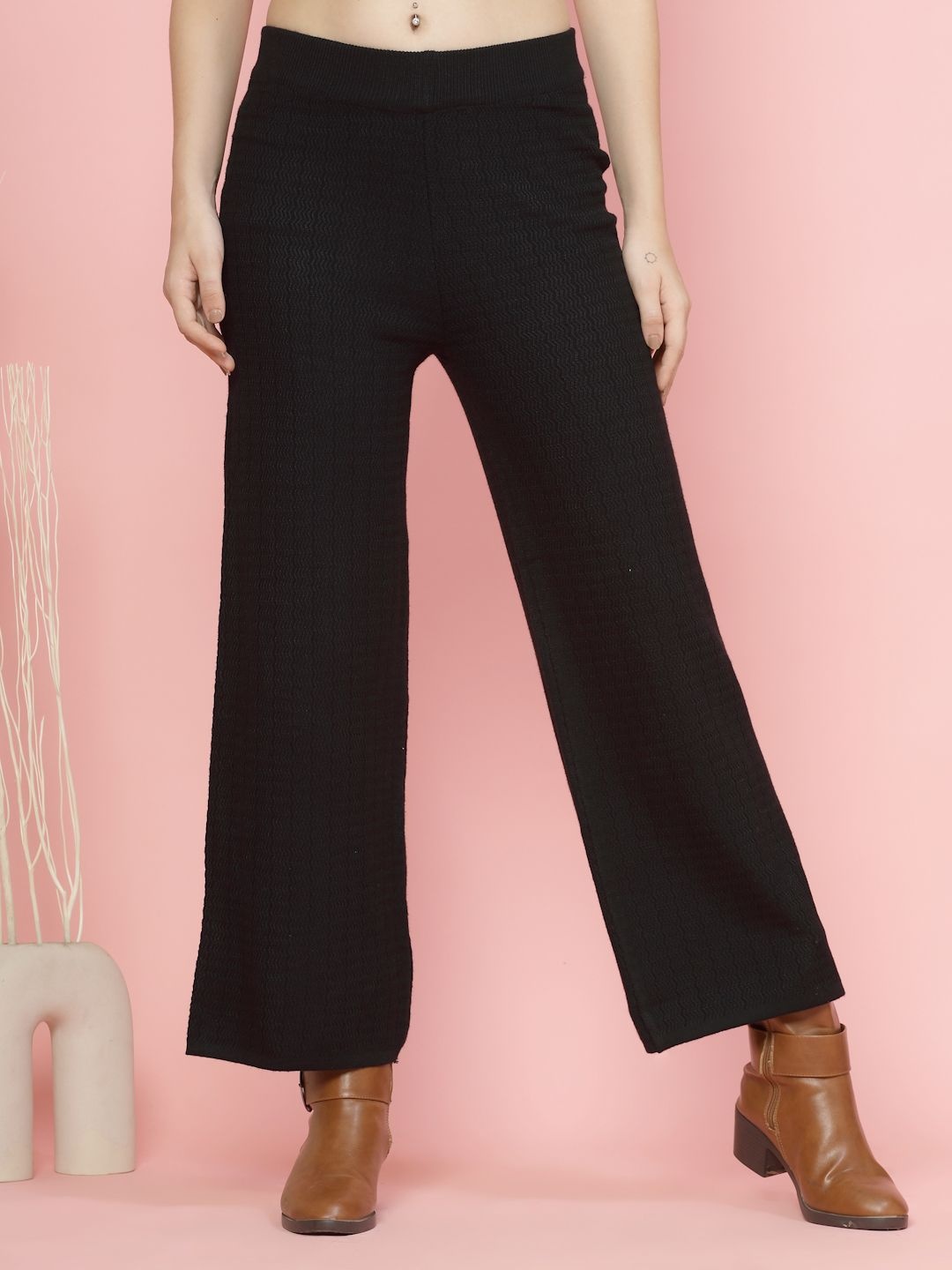 

Mafadeny Women Solid Straight Fit Parallel Trousers, Black