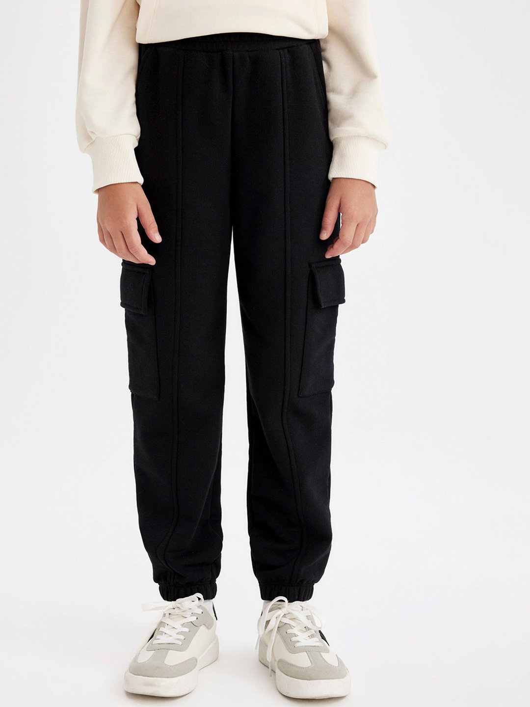 

DeFacto Girls Cargos Regular Fit Trousers, Black