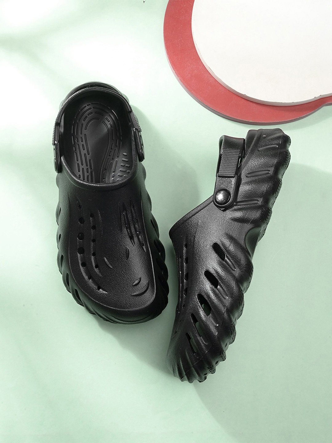 

Smoothlite Men Croslite Clogs, Black