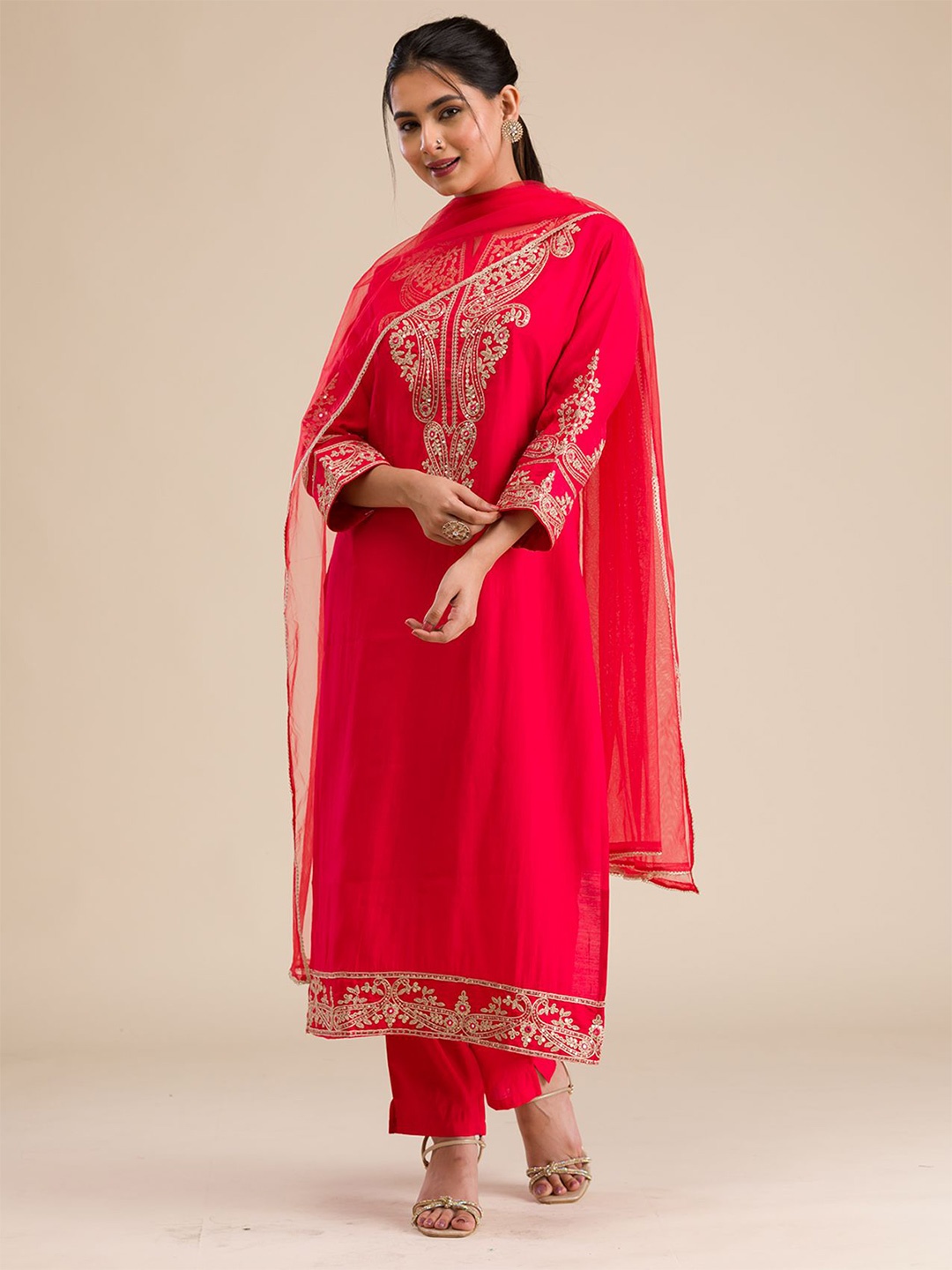 

Koskii Floral Embroidered Zari Straight Kurta With Trousers & Dupatta, Red