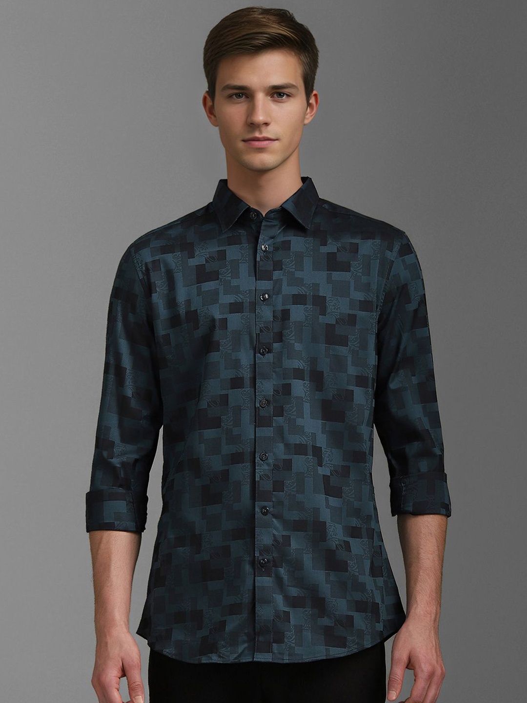 

Louis Philippe Sport Men Spread Collar Geometric Printed Cotton Slim Fit Casual Shirt, Blue