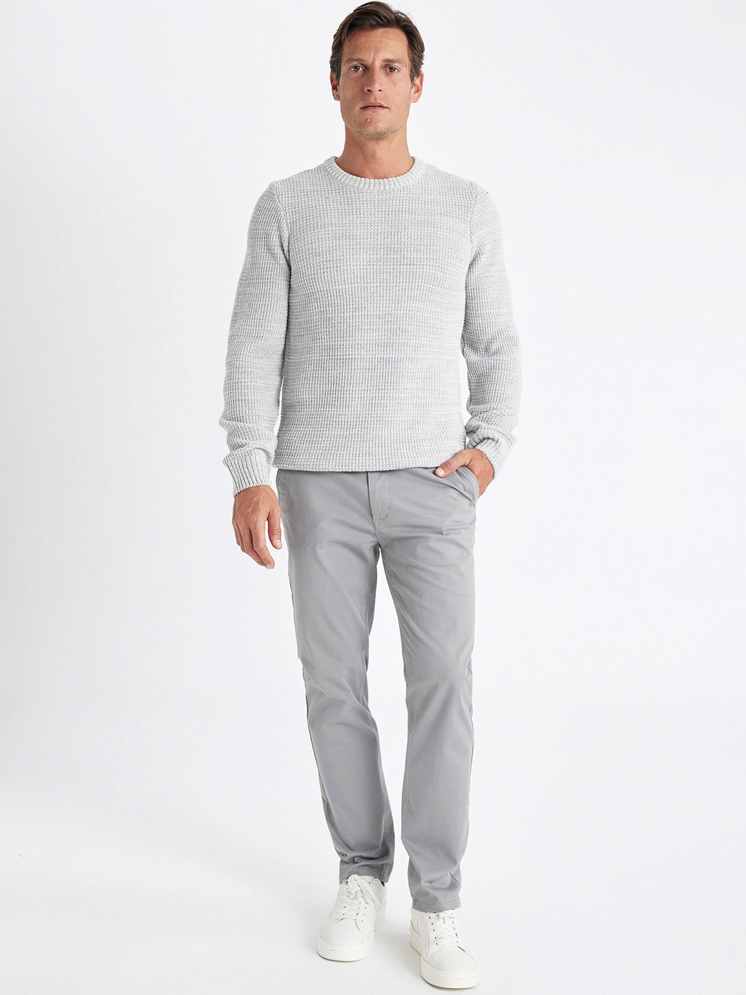 

DeFacto Men Slim-Fit Casual Trousers, Grey