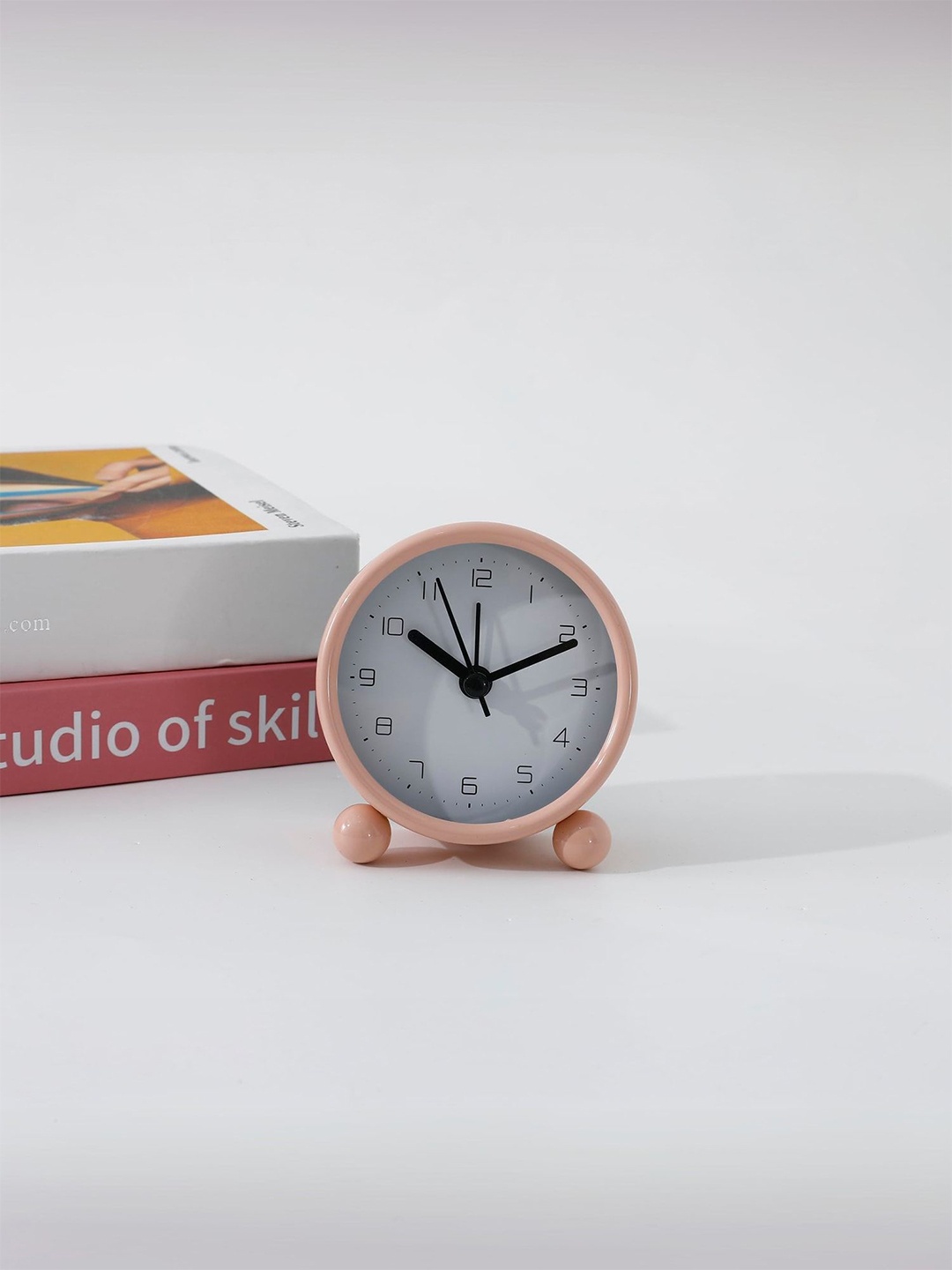 

Kuber Industries Brown & White Analogue Contemporary Alarm Clock