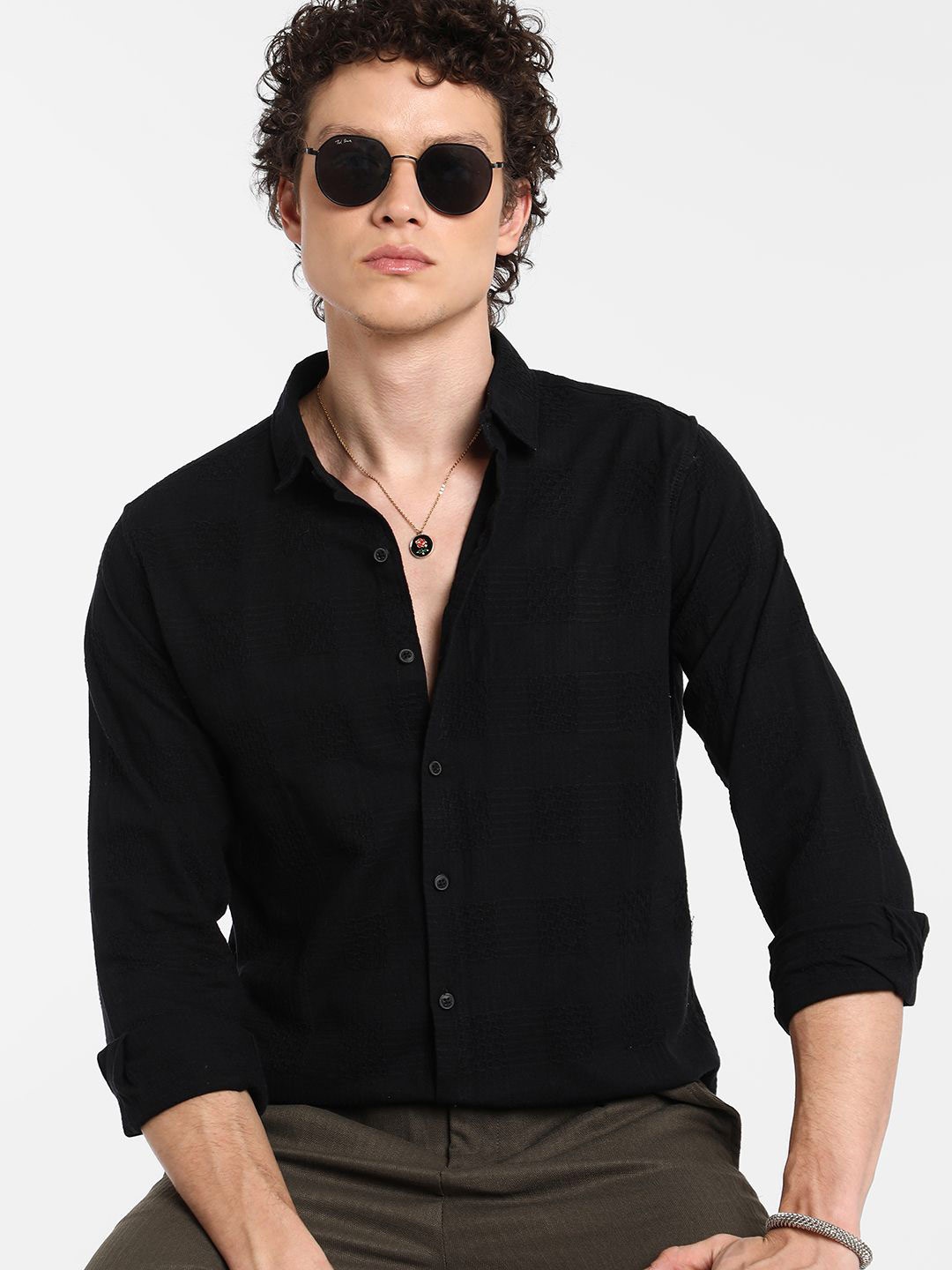 

Campus Sutra Men Comfort Spread Collar Solid Cotton Casual Shirt, Black