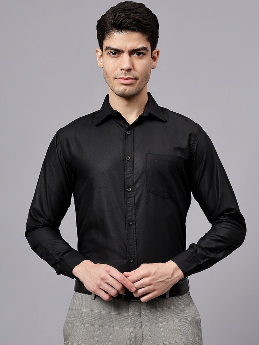 

TrendiVastra Men India Slim Spread Collar Solid Cotton Slim Fit Formal Shirt, Black