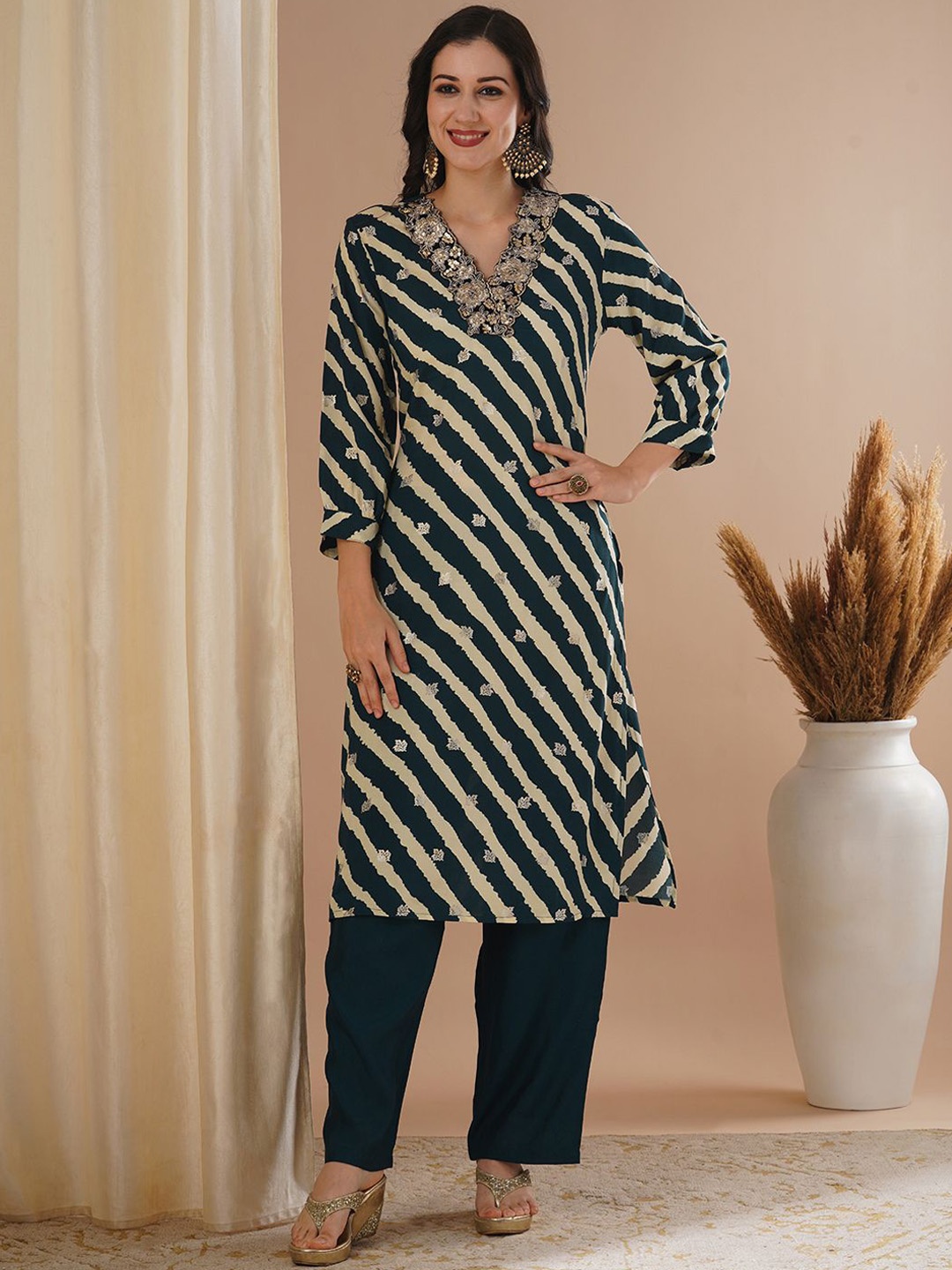 

FASHOR Leheriya Printed Sequinned Straight Kurta With Palazzos, Teal