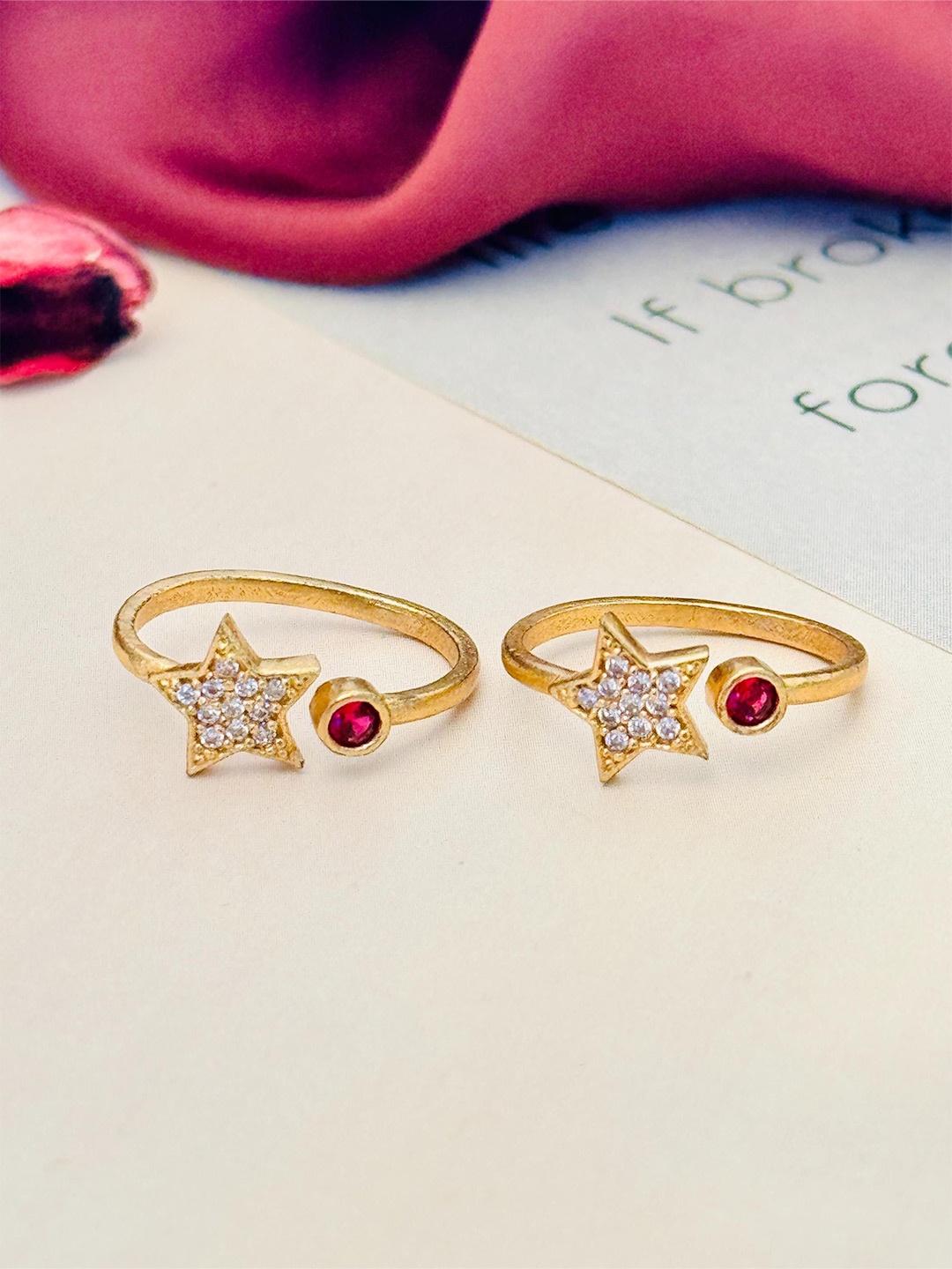 

ABDESIGNS Gold-Plated American Diamond Toe Rings