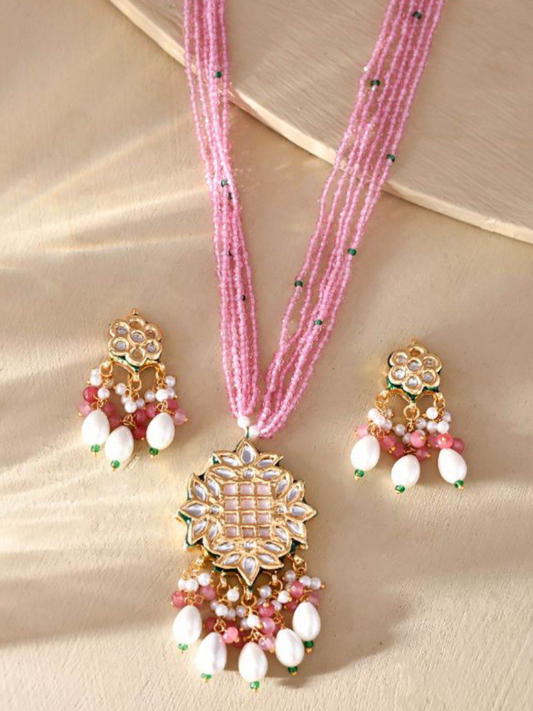 

DASTOOR Gold-Plated Stones Studded & Beaded Jewellery Set