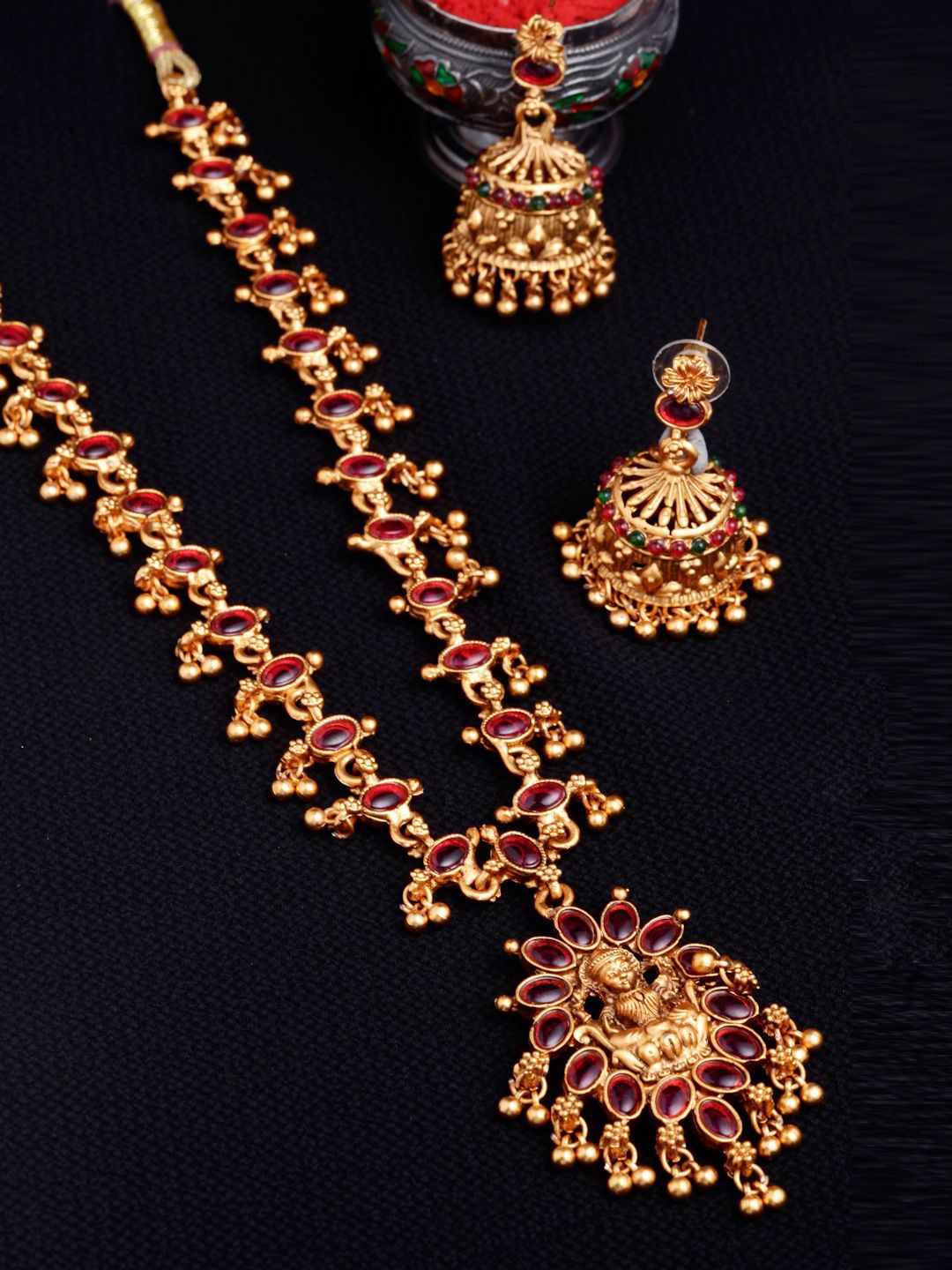 

Anouk Red Gold Plated Reversible Artificial Stone Studded Jewellery Set