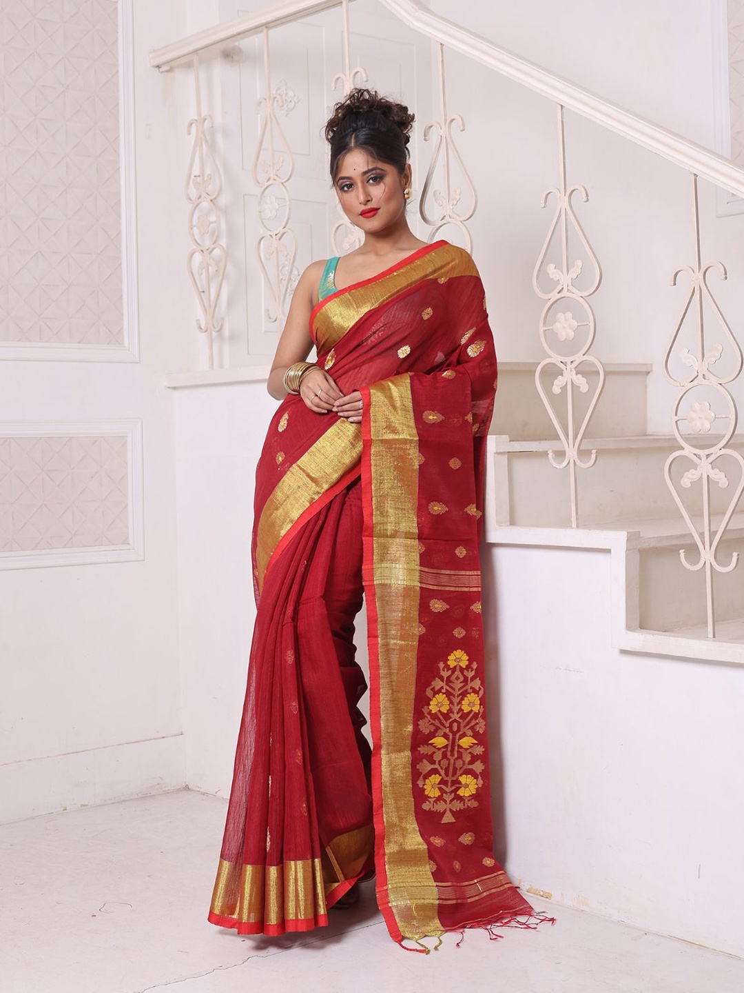 

Charukriti Ethnic Motifs Zari Saree, Maroon