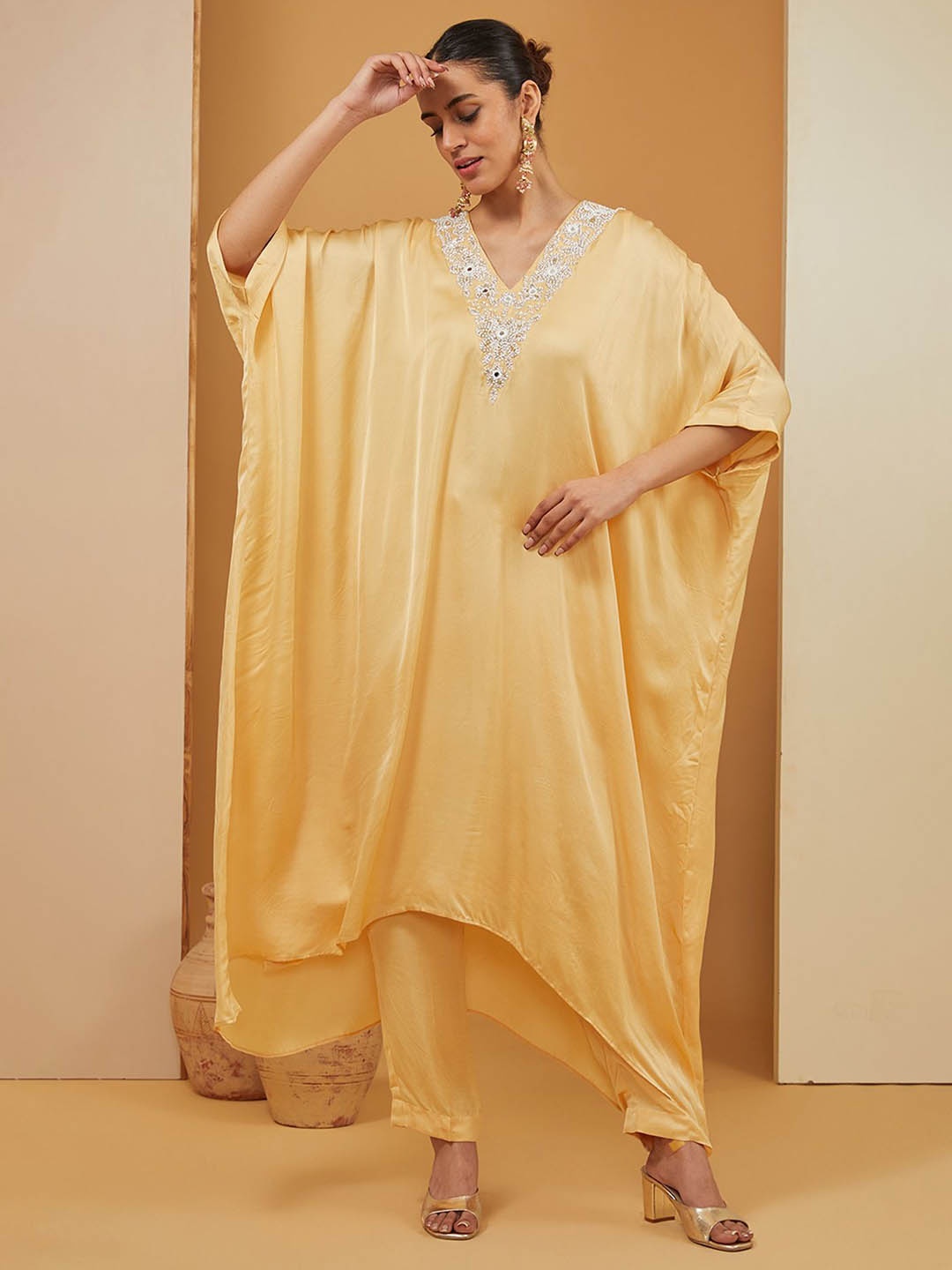 

neha khullar Women Yoke Design Flared Sleeves Thread Work Handloom Kurta, Yellow