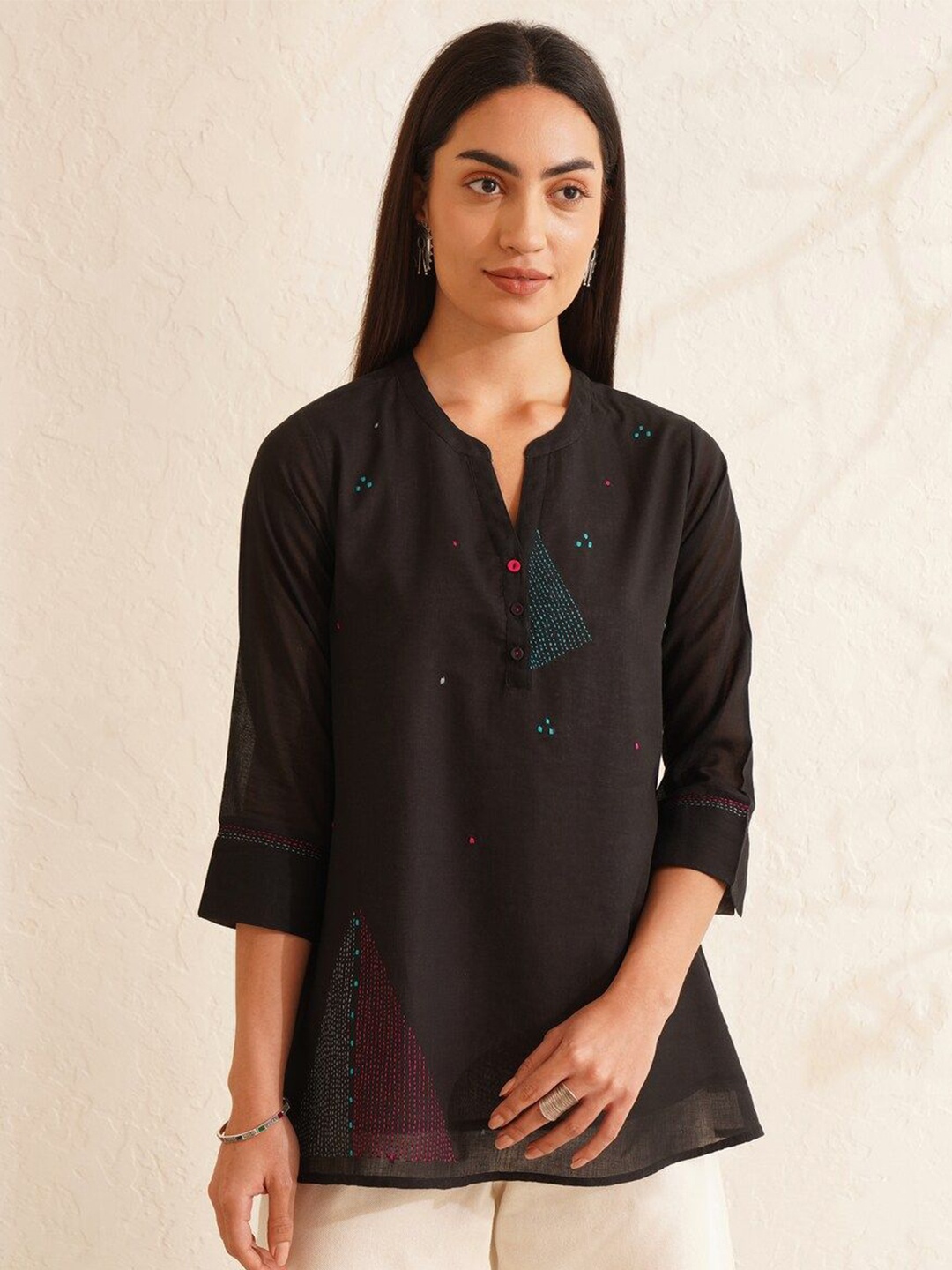 

JAYPORE Women Embroidered Tunic, Black