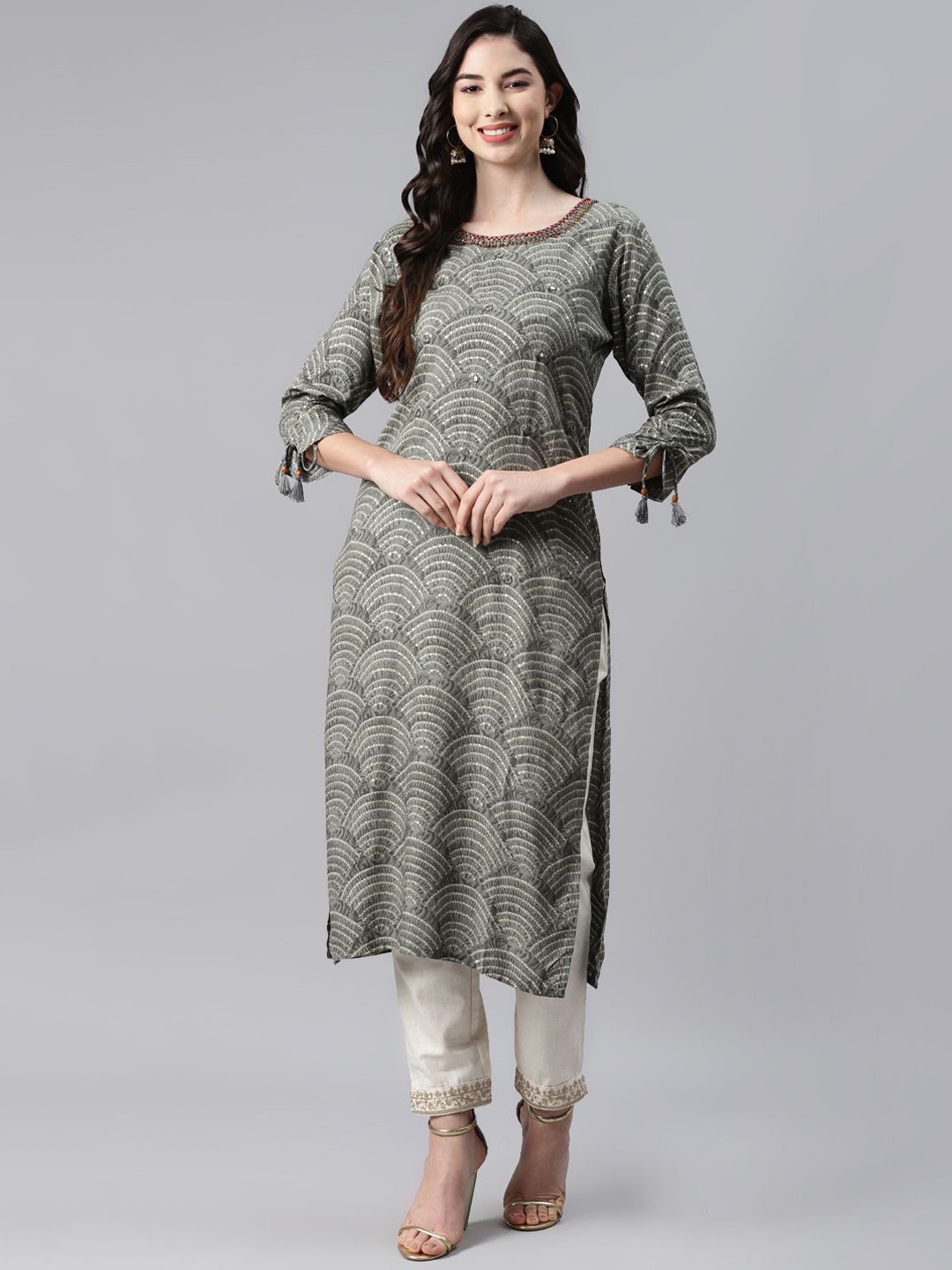 

BAESD Women Geometric Printed Flared Sleeves Thread Work Kurta, Grey