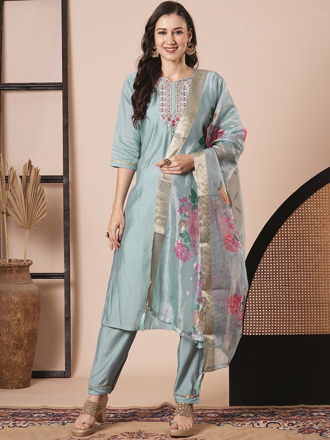 

KAYOMMI Embroidered Chanderi Silk Straight Kurta with Trousers & With Dupatta, Grey