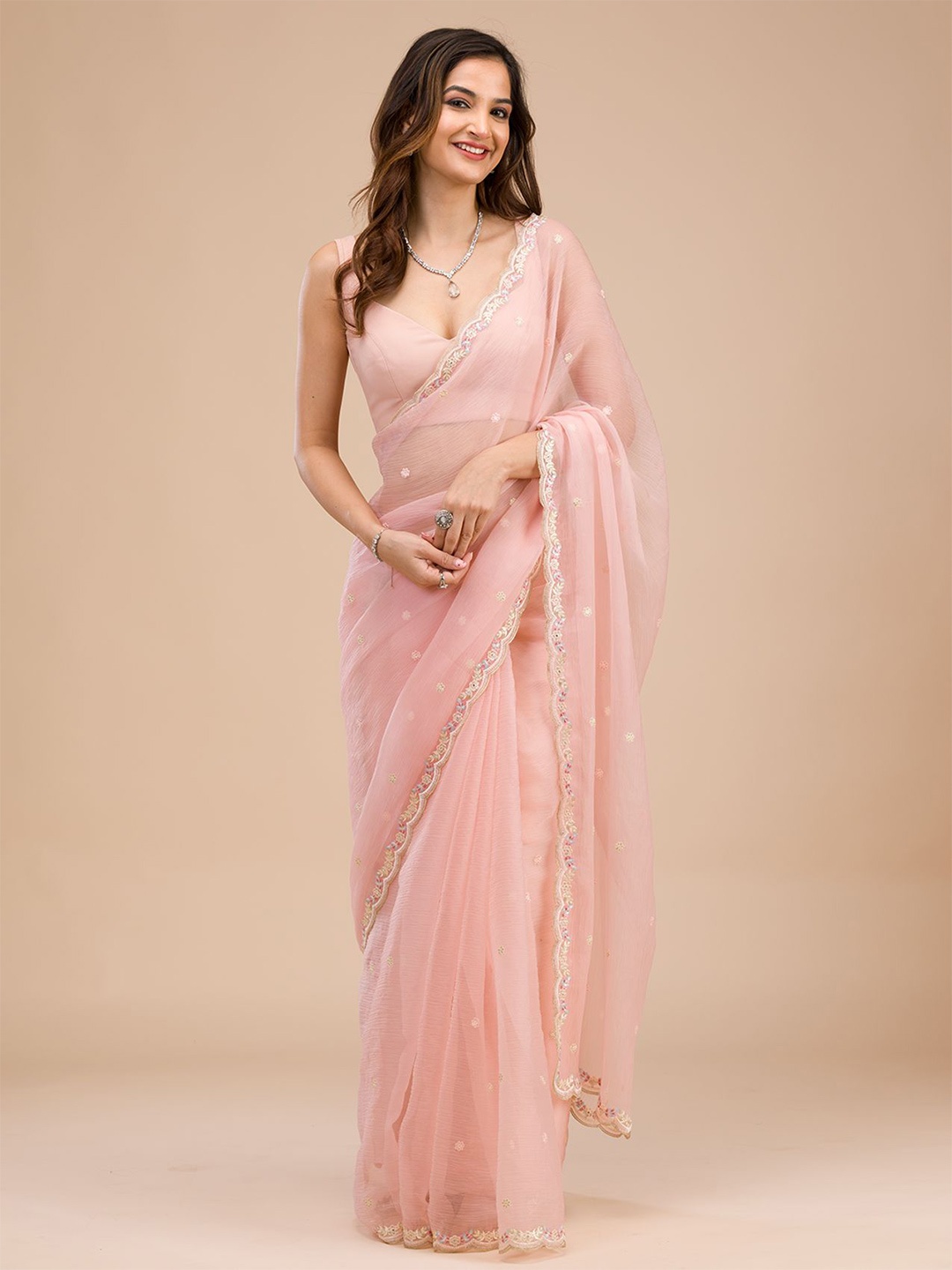 

Koskii Embroidered Pure Chiffon Saree, Peach