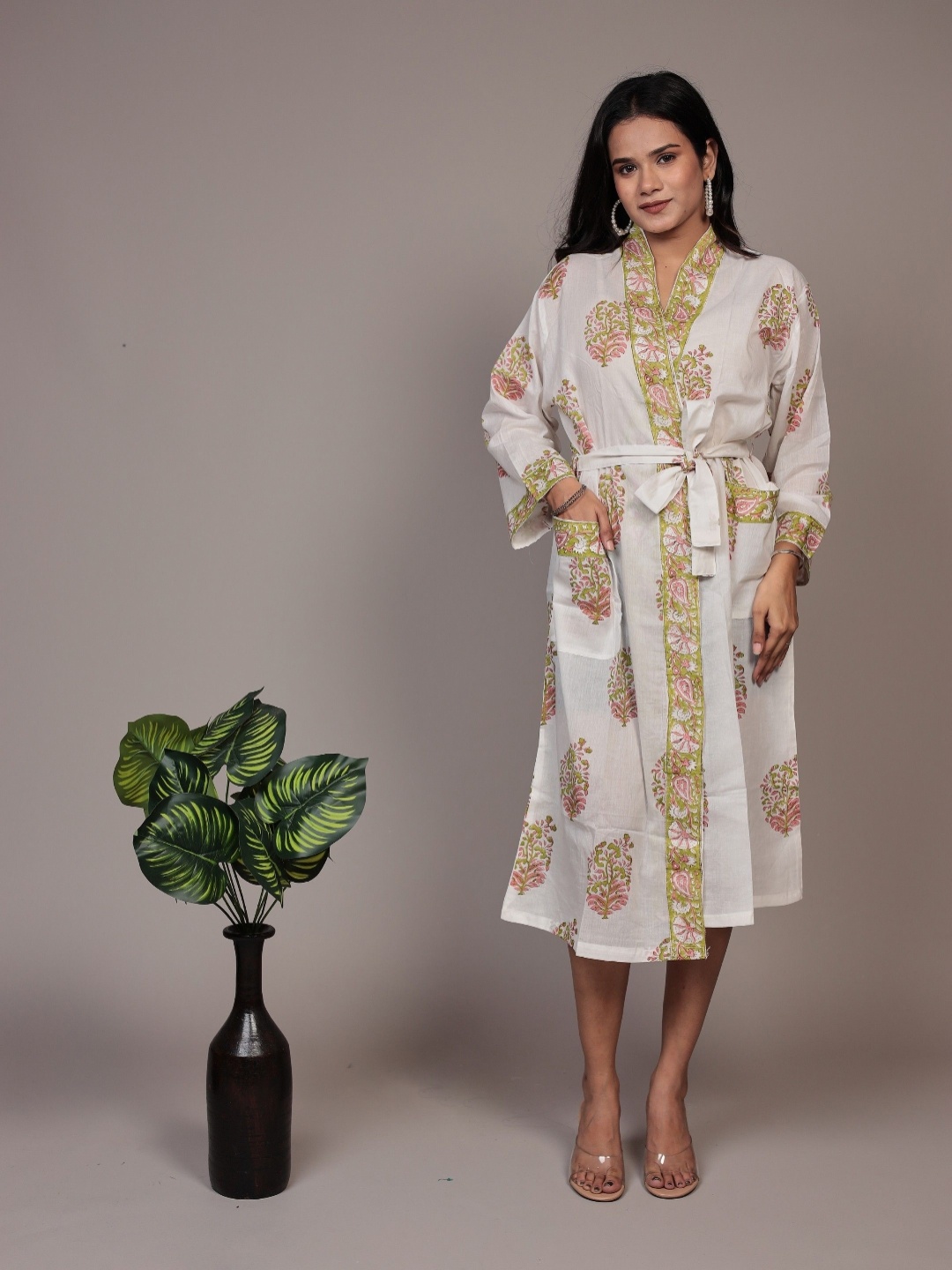

Bohekant Women White & Pink Printed Pure Cotton BathRobe