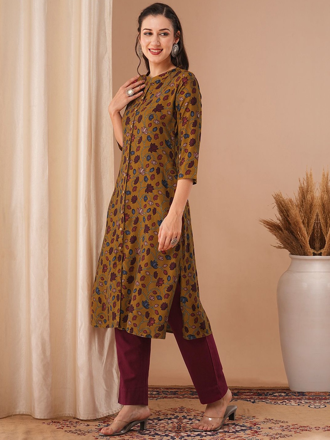 

FASHOR Floral Printed Mandarin Collar Straight Kurta, Mustard