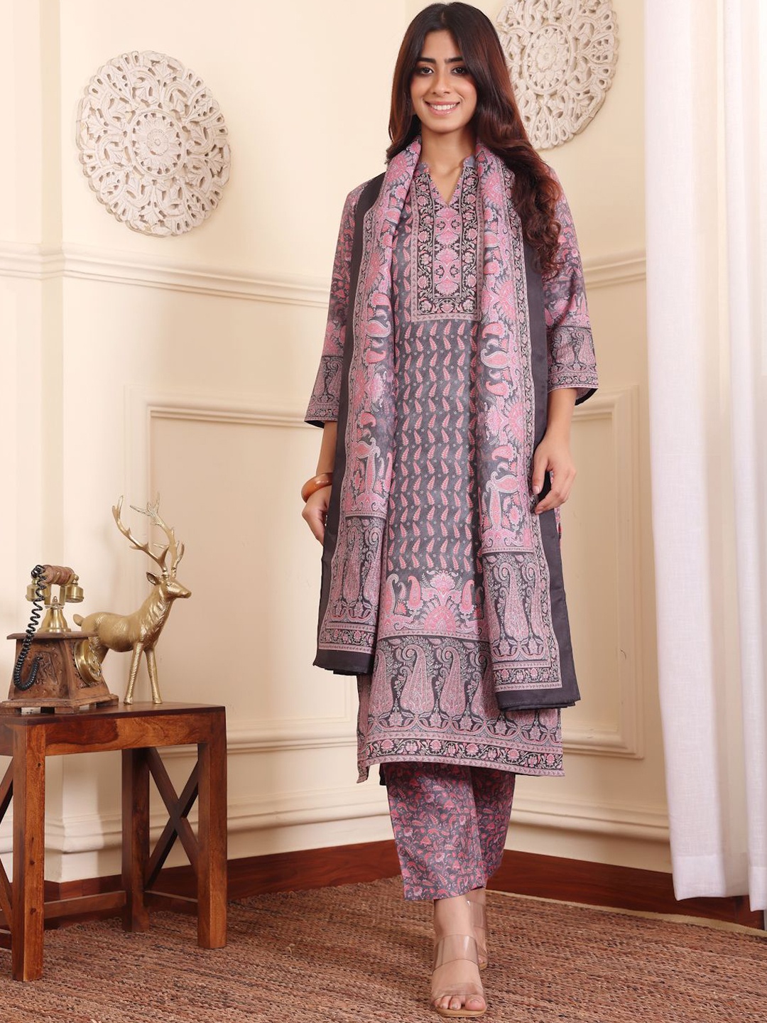 

Varanga Floral Printed Winter Kurta with Trouser & Dupatta, Grey