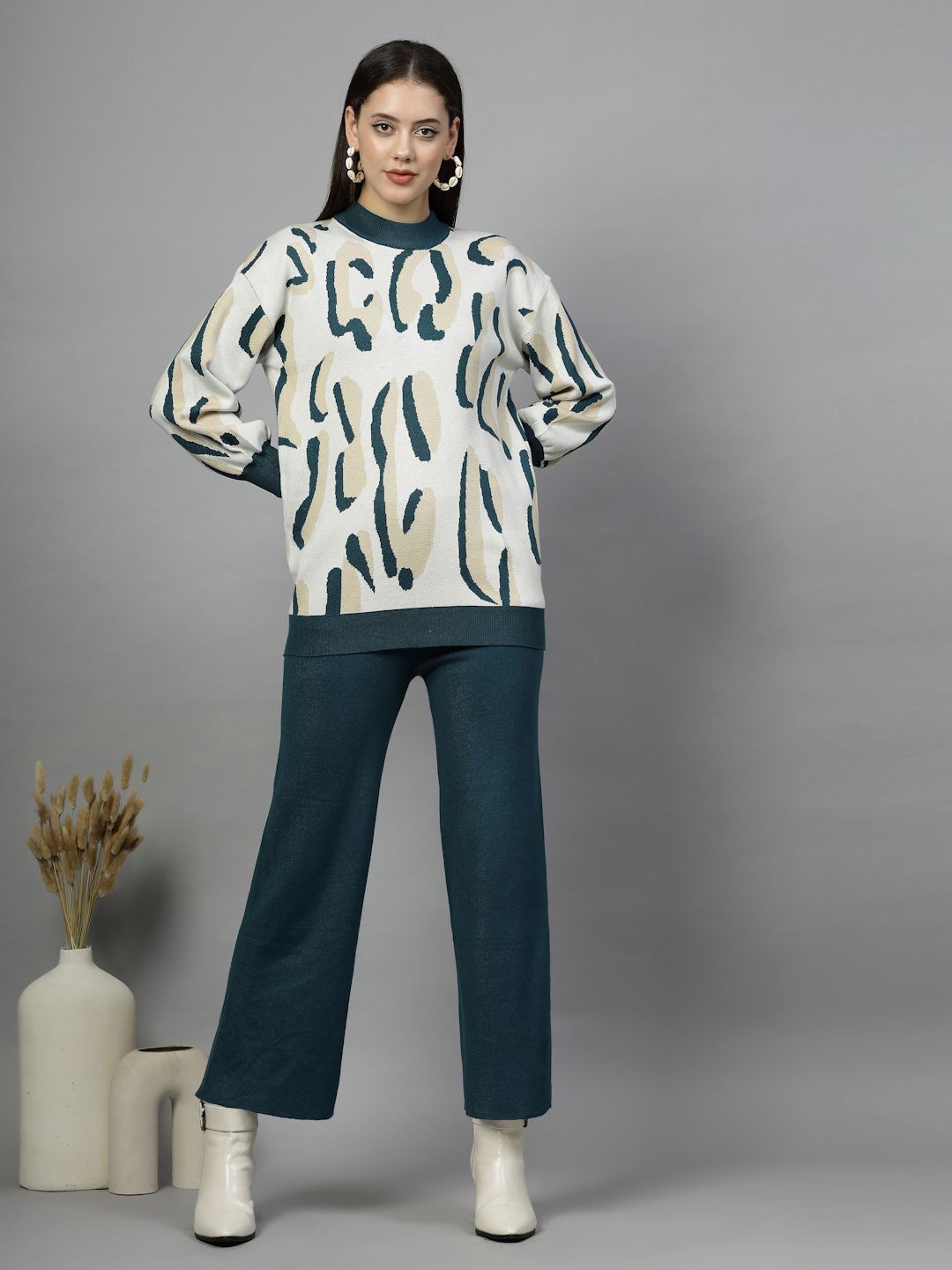 

Mafadeny Printed Mock Neck Top With Trouser, Teal
