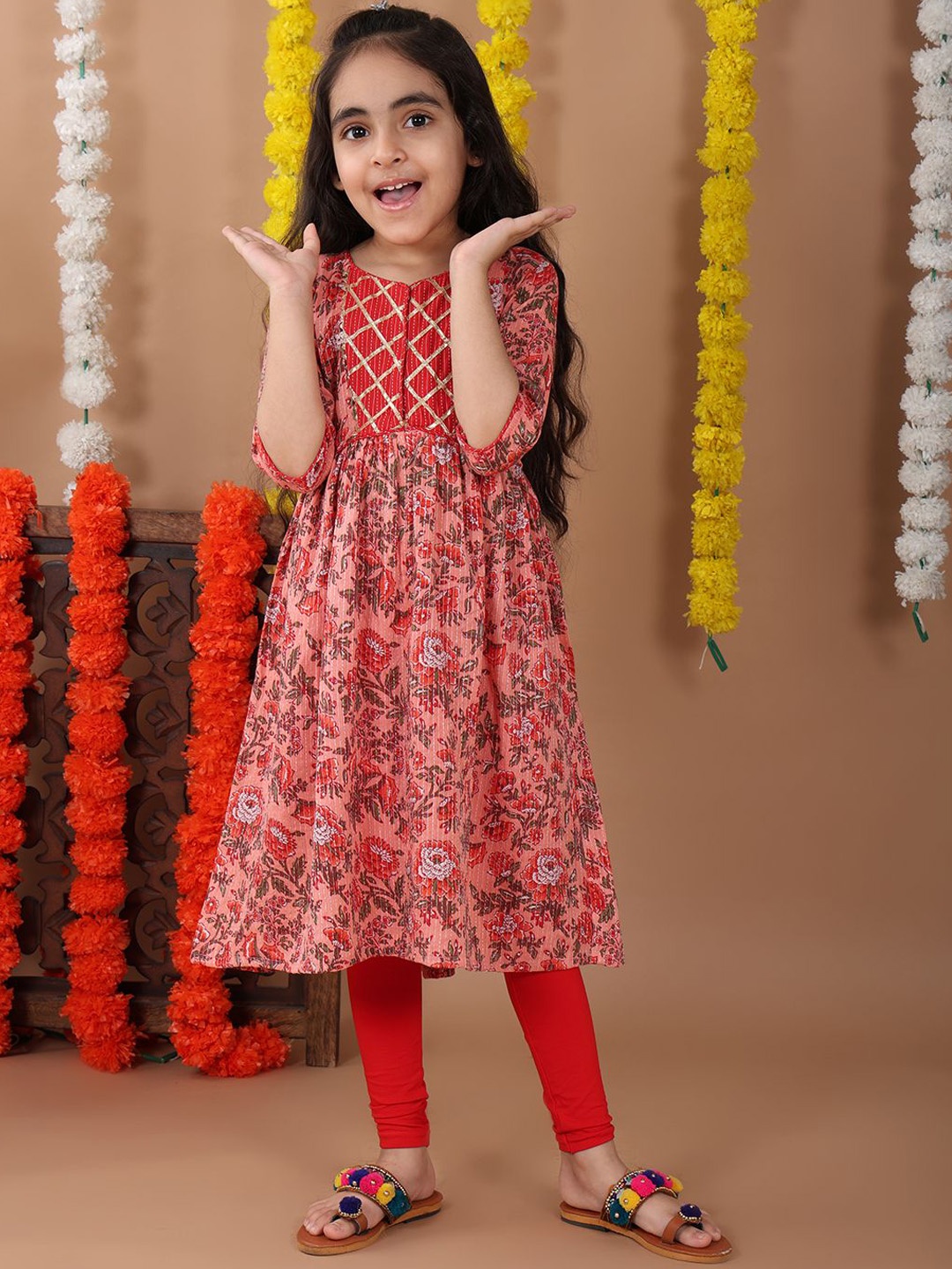 

Here&Now X Kinder Kids Girls Floral Printed Regular Pure Cotton Kurta with Leggings, Peach