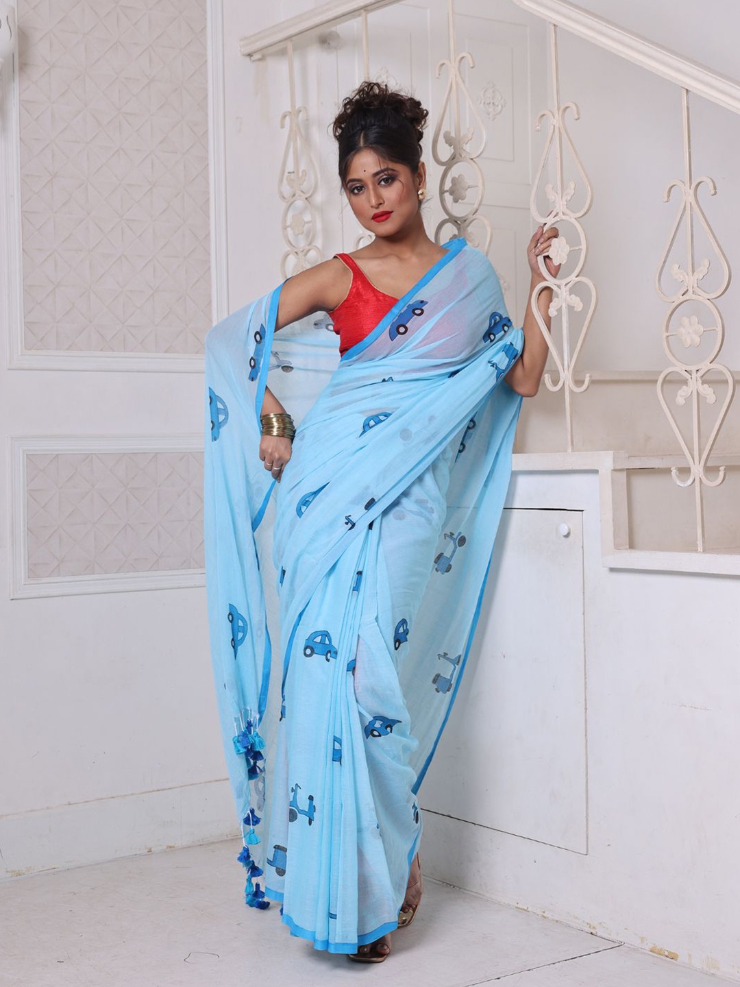 

Charukriti Abstract Printed Pure Cotton Saree, Blue