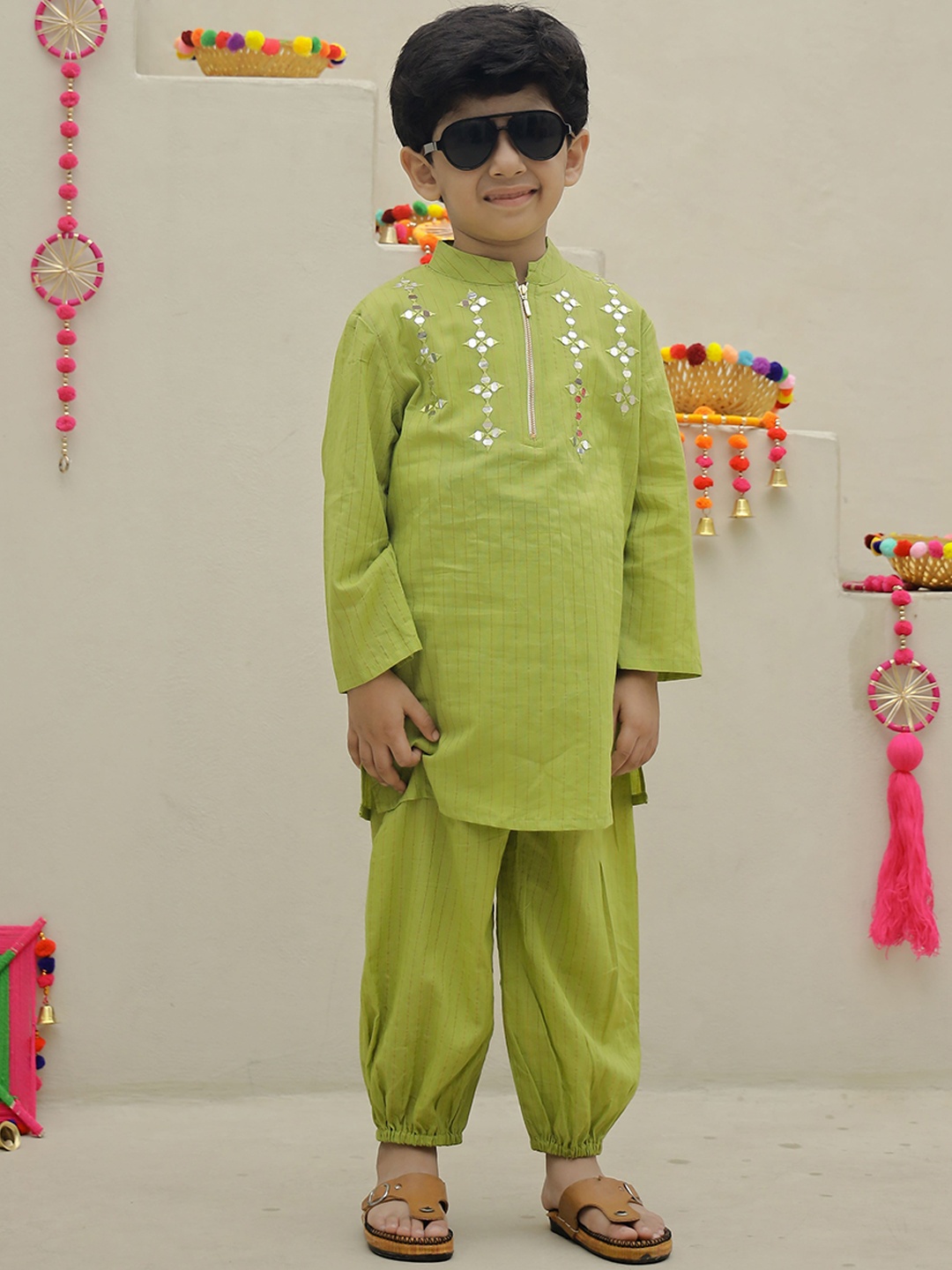 

Hoshi by A&T Boys Striped Mirror Work Pure Cotton Kurta With Pyjamas, Lime green