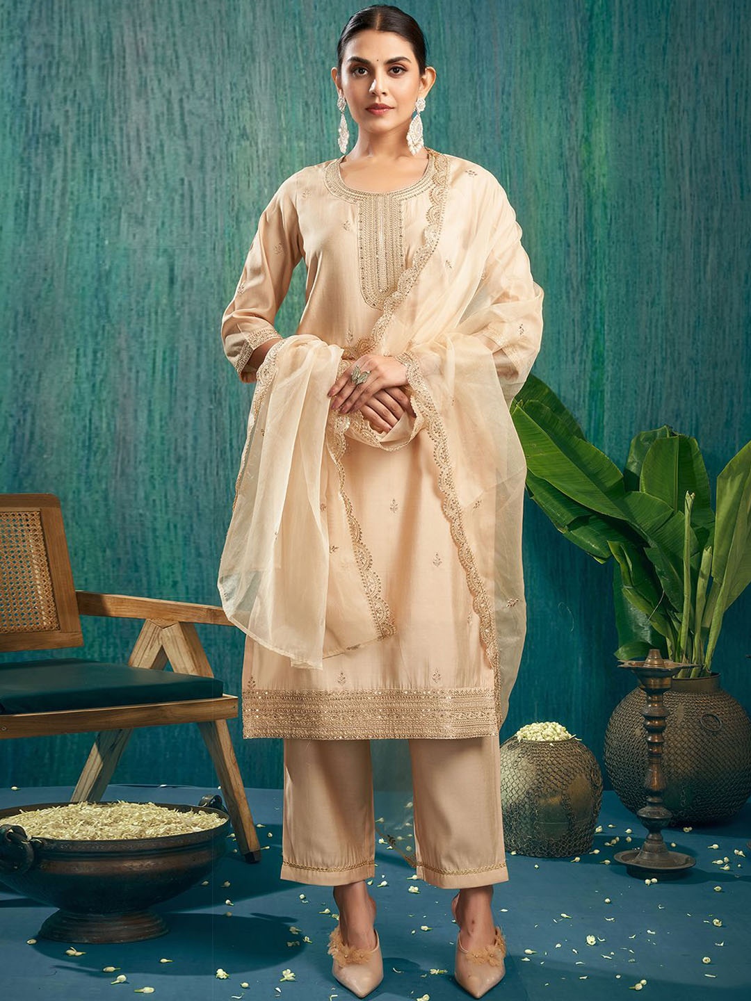 

SKYLEE Beige Ethnic Motifs Embroidered Sequinned Chanderi Kurta With Trousers & Dupatta